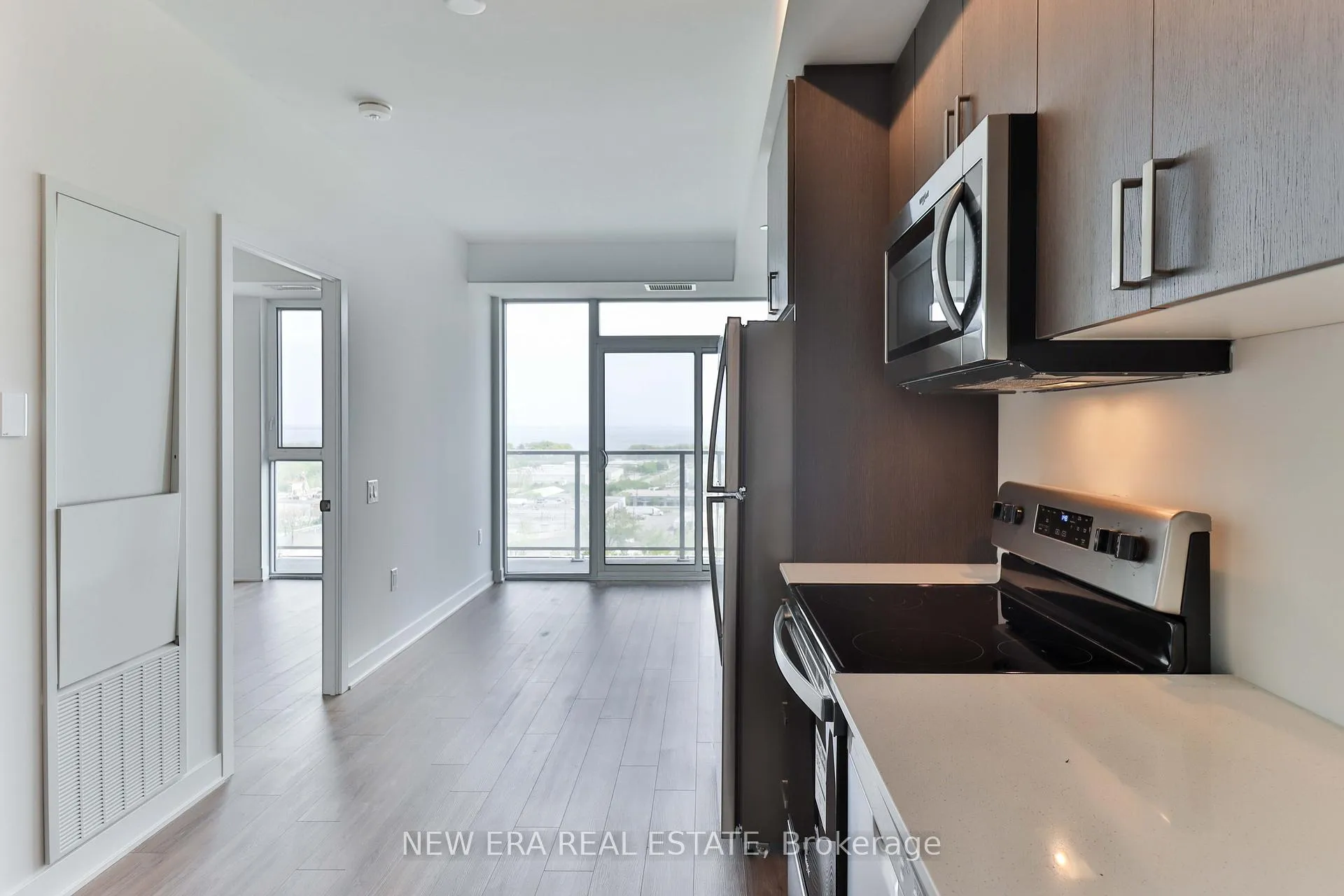 Photo 6 of Unit 1408, 2782 Barton Street E, Hamilton, Riverdale — HOMEH