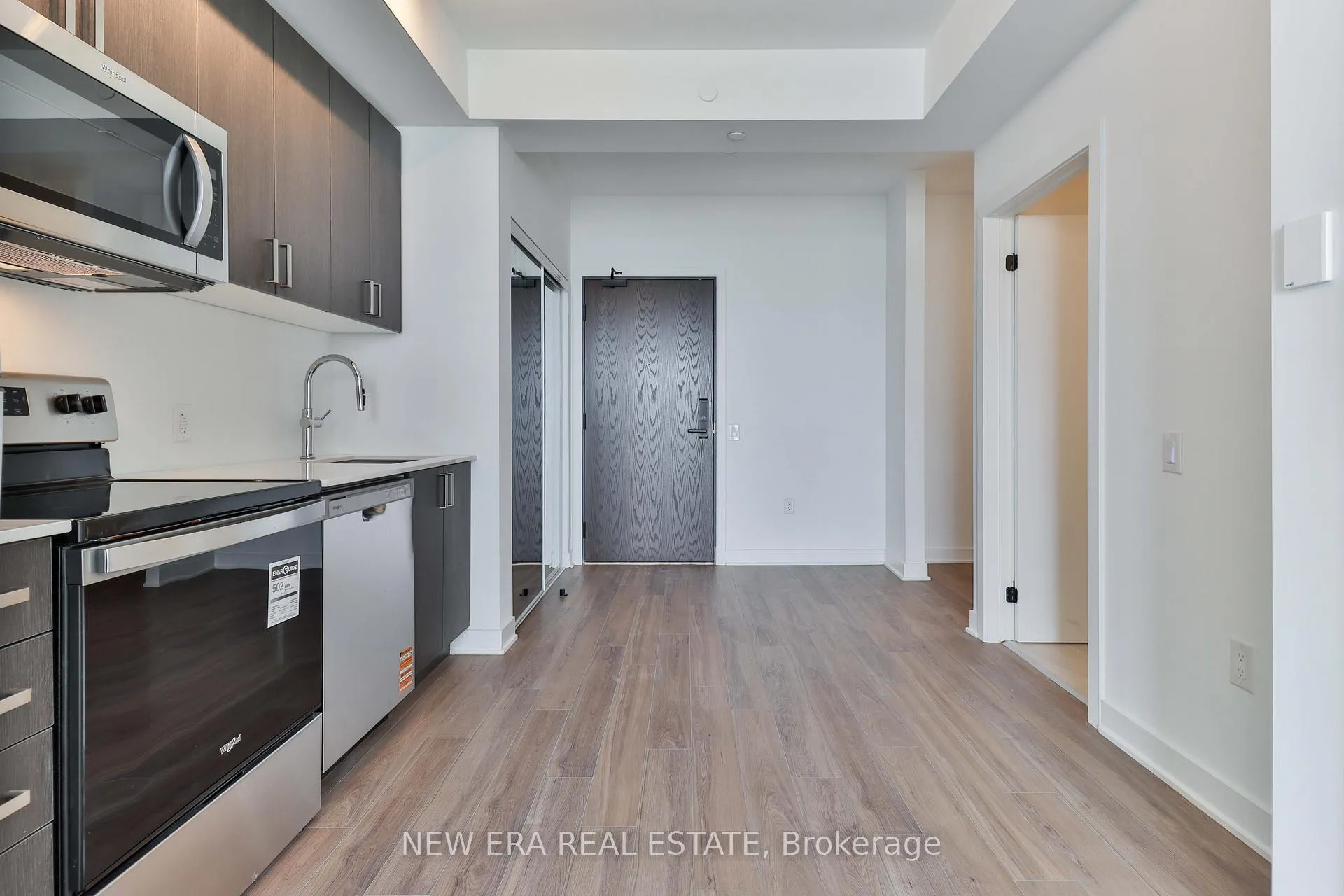 Photo 8 of Unit 1408, 2782 Barton Street E, Hamilton, Riverdale — HOMEH