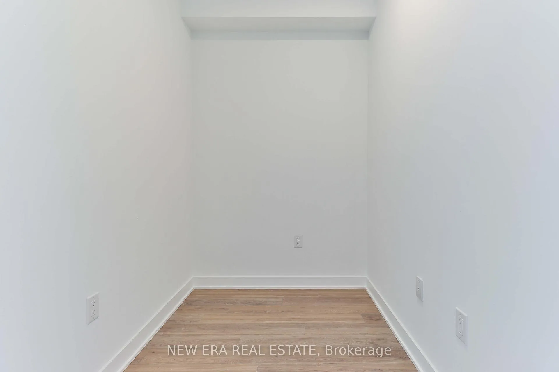 Photo 11 of Unit 1408, 2782 Barton Street E, Hamilton, Riverdale — HOMEH