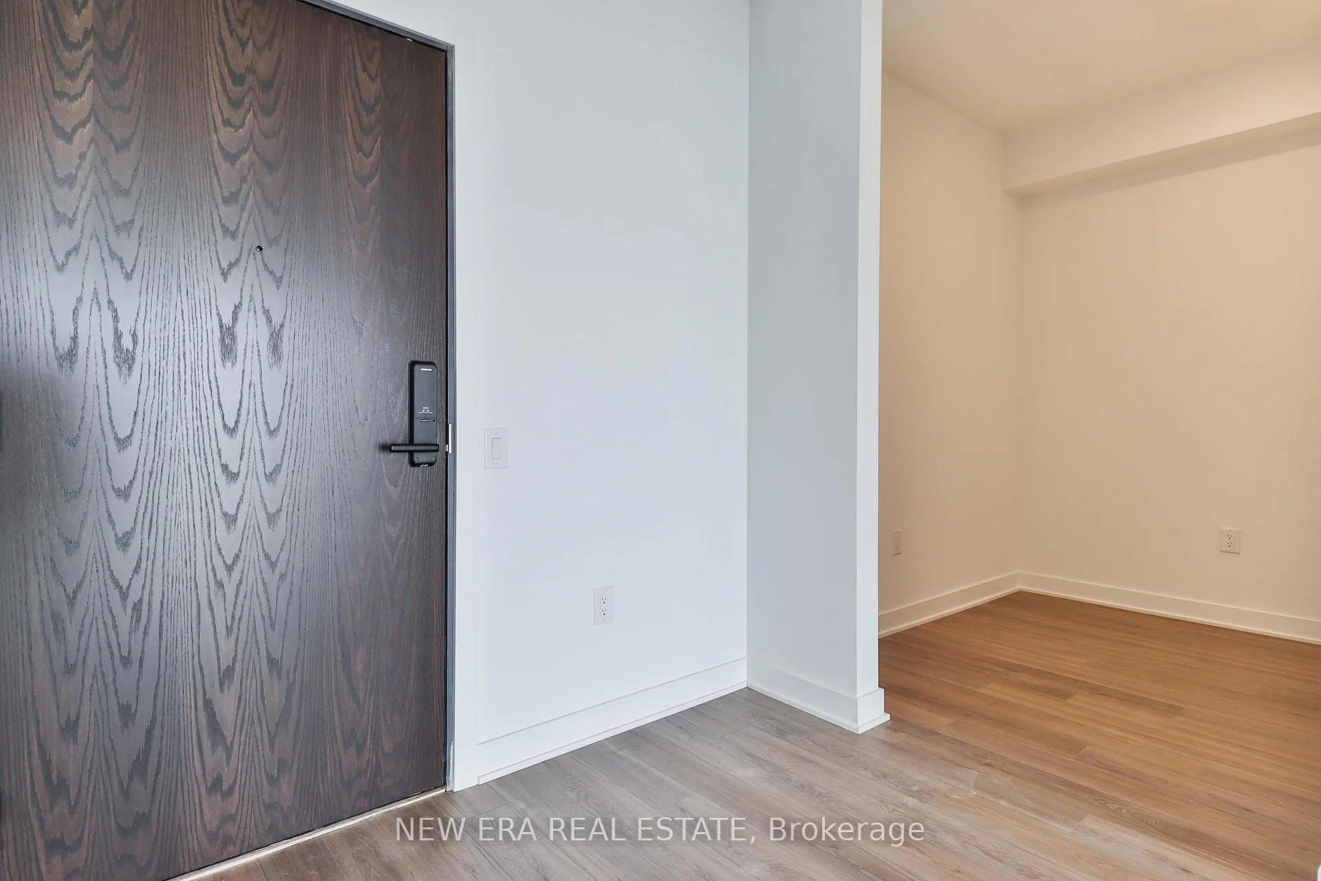 Photo 12 of Unit 1408, 2782 Barton Street E, Hamilton, Riverdale — HOMEH