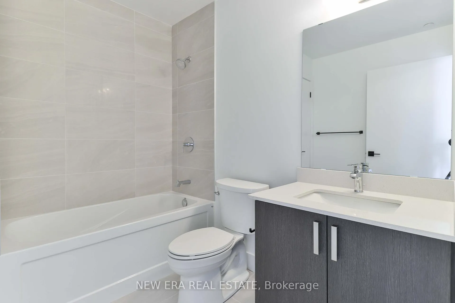 Photo 13 of Unit 1408, 2782 Barton Street E, Hamilton, Riverdale — HOMEH