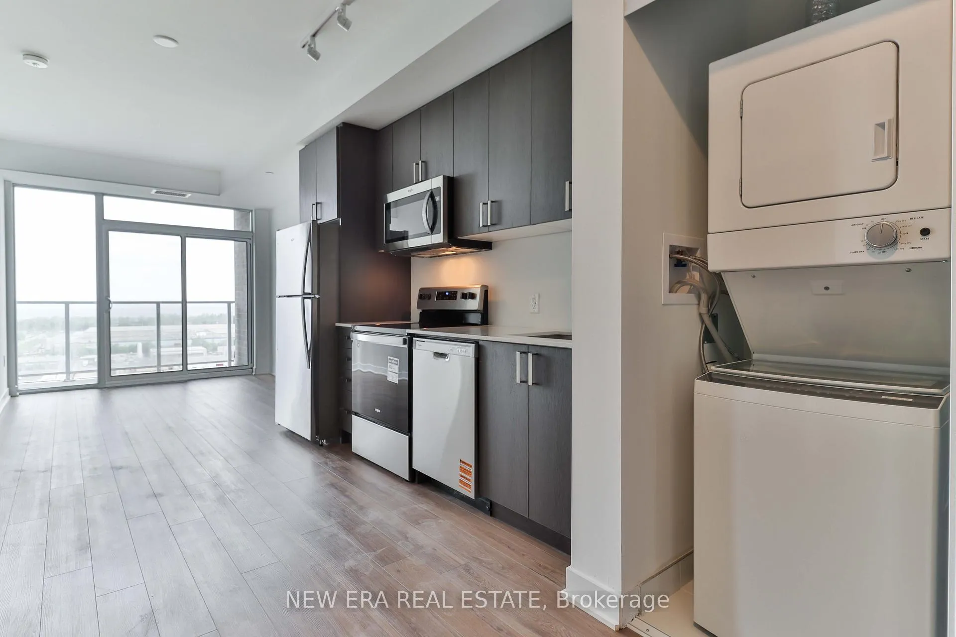 Photo 18 of Unit 1408, 2782 Barton Street E, Hamilton, Riverdale — HOMEH