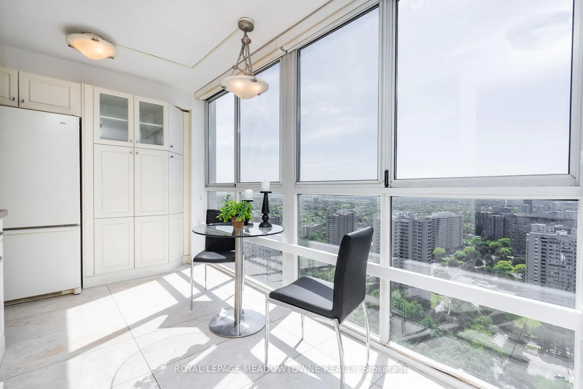 Photo 17 of Unit 3303, 3650 Kaneff Crescent, Mississauga, Mississauga Valleys — HOMEH