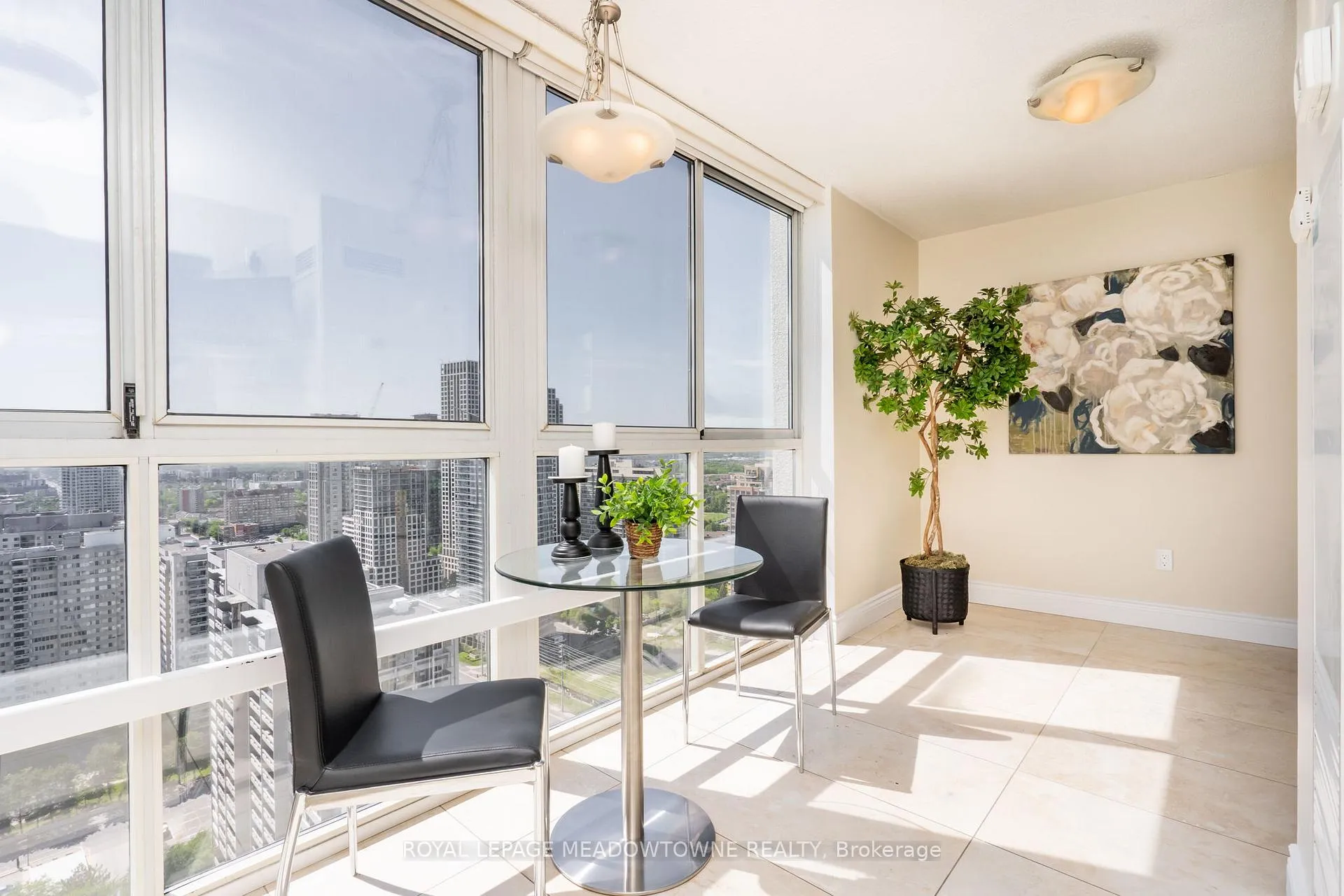 Photo 19 of Unit 3303, 3650 Kaneff Crescent, Mississauga, Mississauga Valleys — HOMEH
