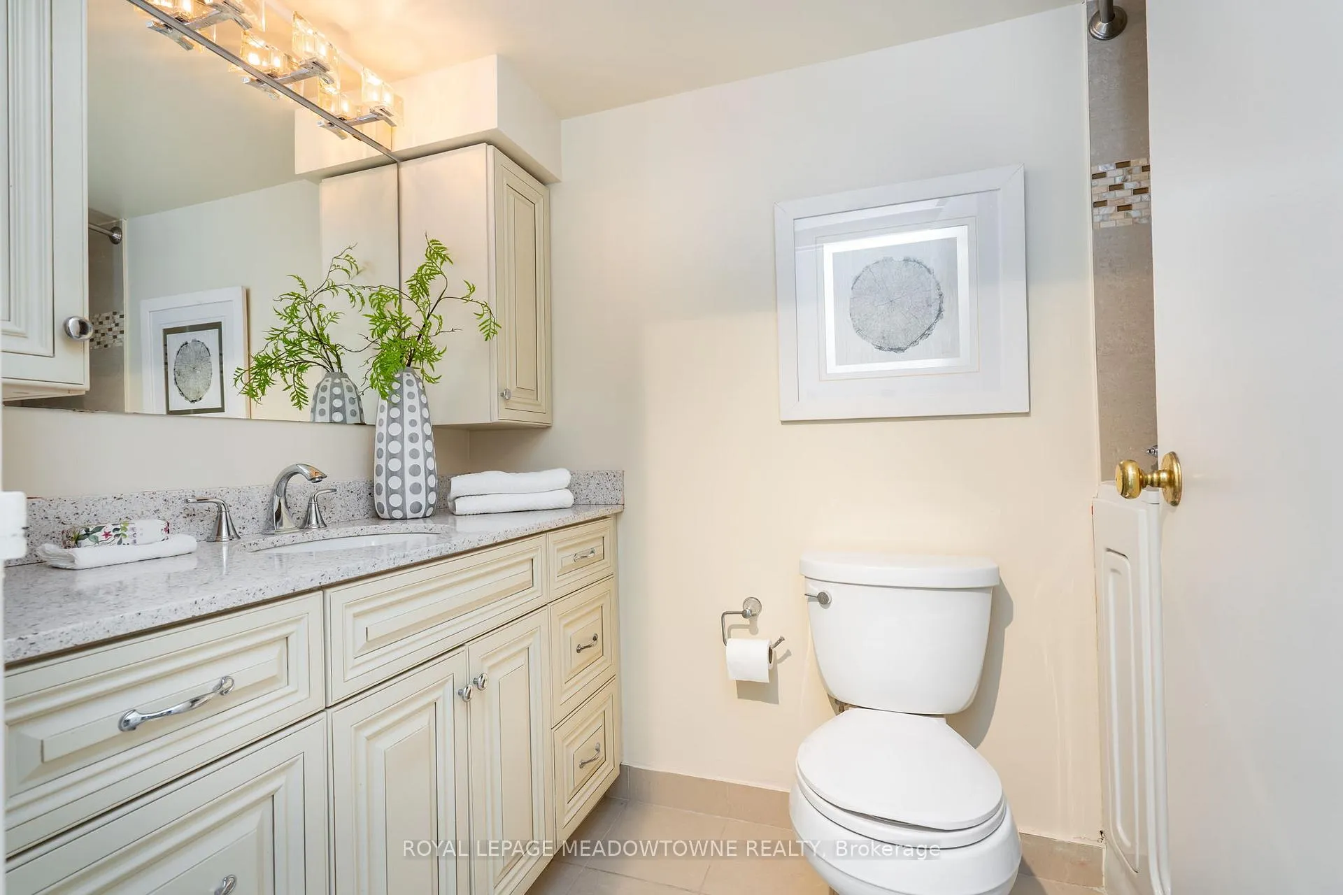 Photo 29 of Unit 3303, 3650 Kaneff Crescent, Mississauga, Mississauga Valleys — HOMEH