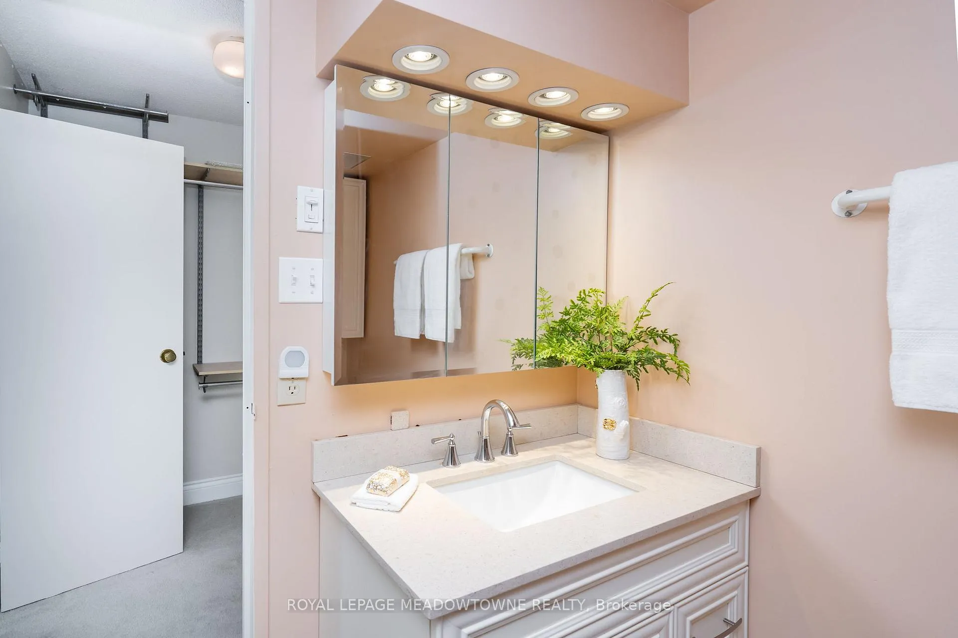Photo 36 of Unit 3303, 3650 Kaneff Crescent, Mississauga, Mississauga Valleys — HOMEH