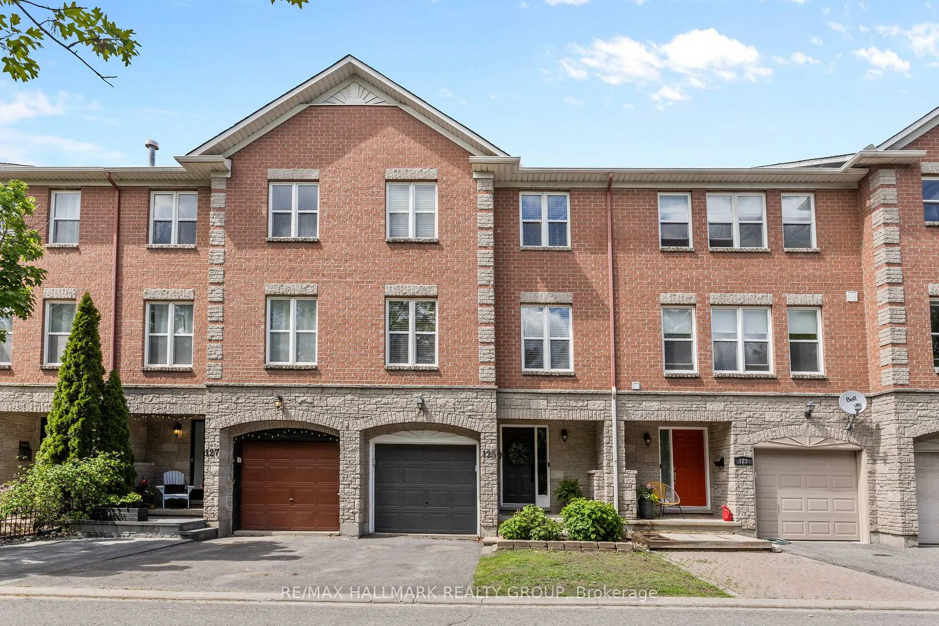 Photo 1 of 125 Arcola Private, Ottawa, Overbrook/Castle Heights — HOMEH