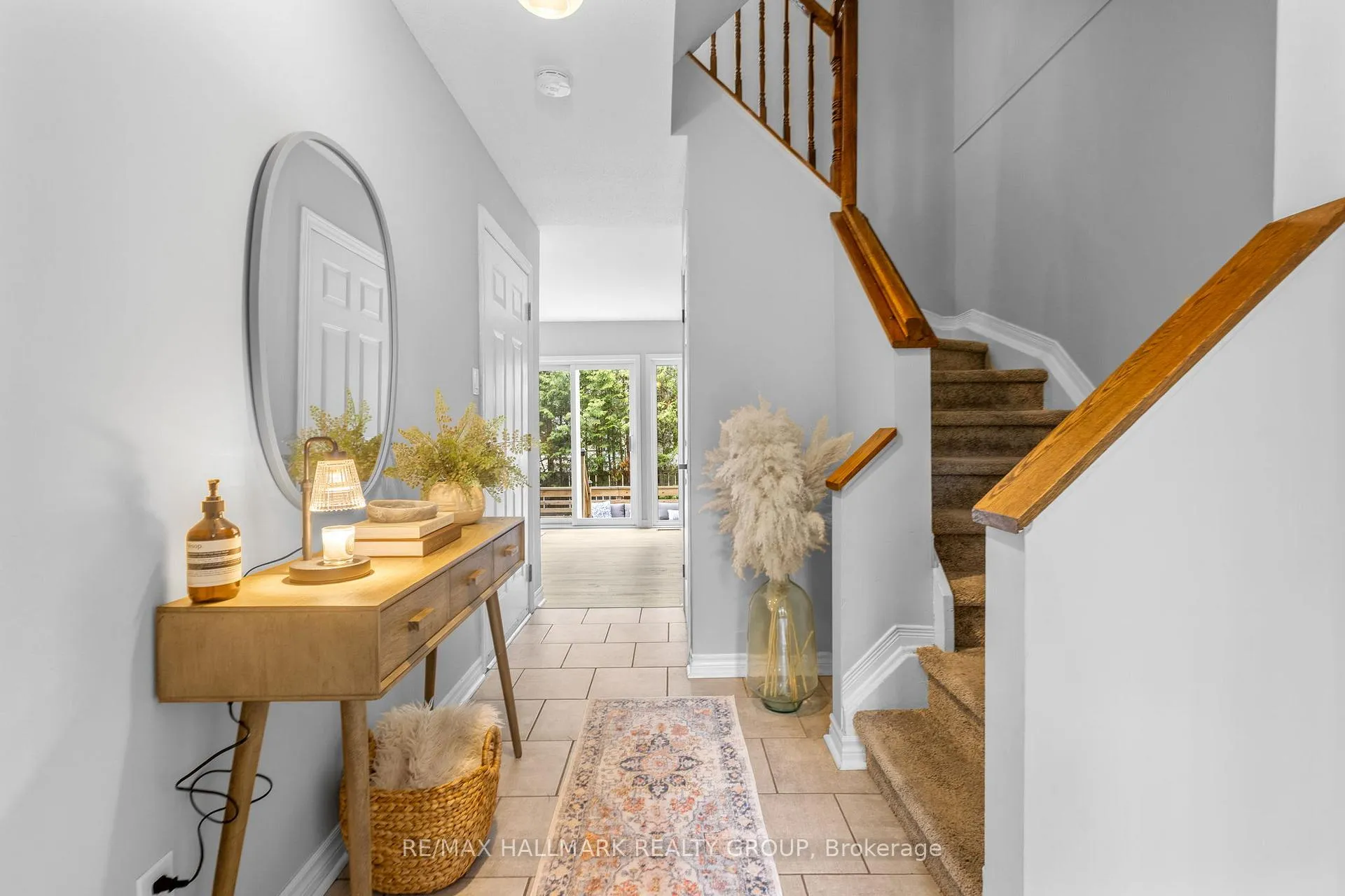Photo 5 of 125 Arcola Private, Ottawa, Overbrook/Castle Heights — HOMEH