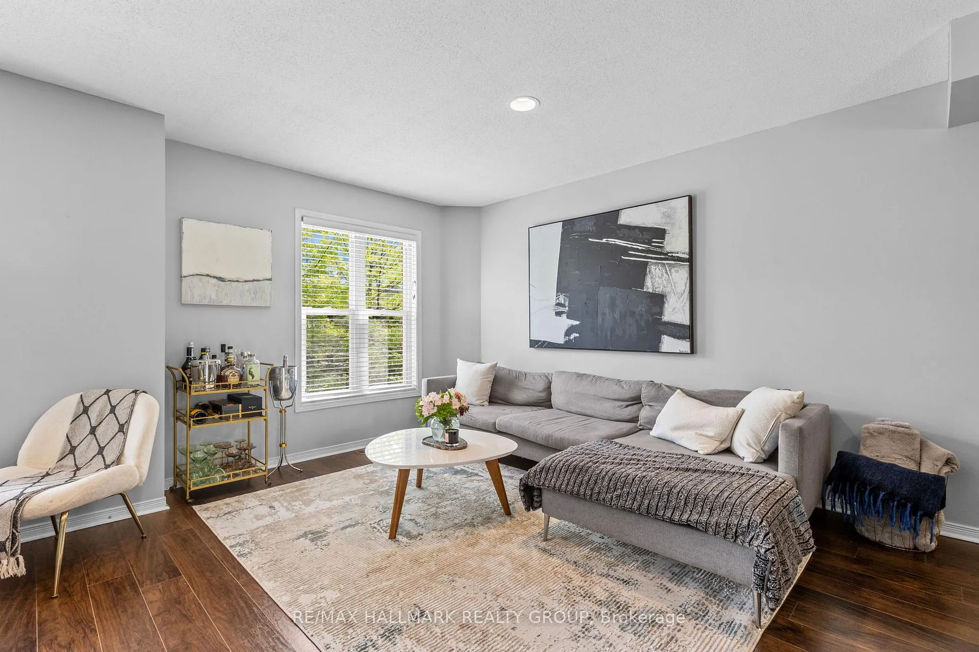 Photo 10 of 125 Arcola Private, Ottawa, Overbrook/Castle Heights — HOMEH