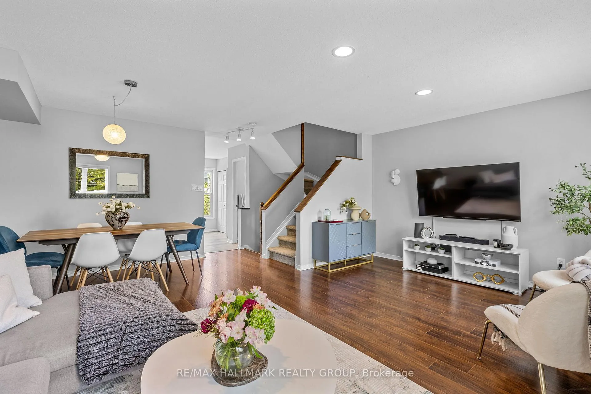 Photo 12 of 125 Arcola Private, Ottawa, Overbrook/Castle Heights — HOMEH