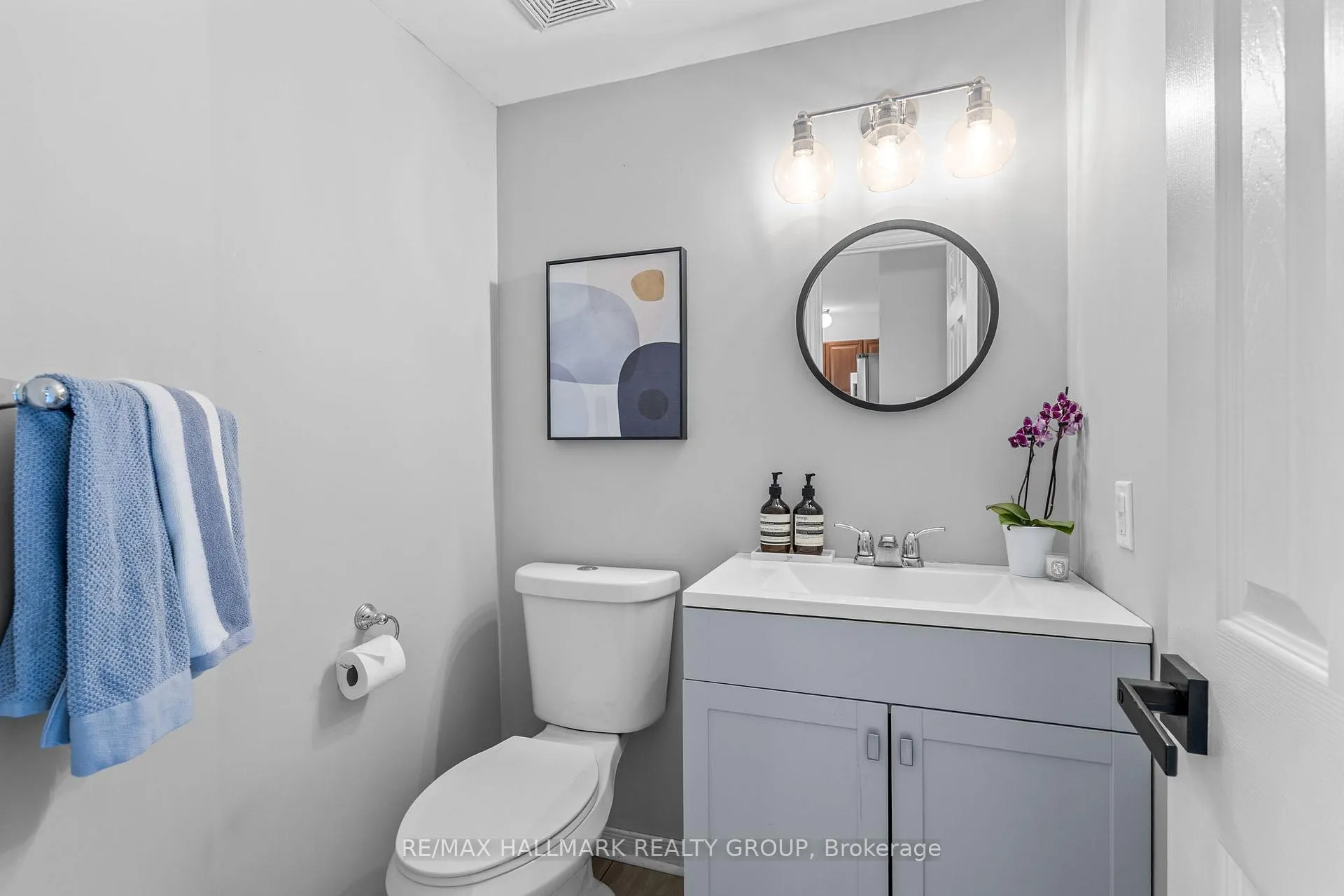 Photo 17 of 125 Arcola Private, Ottawa, Overbrook/Castle Heights — HOMEH
