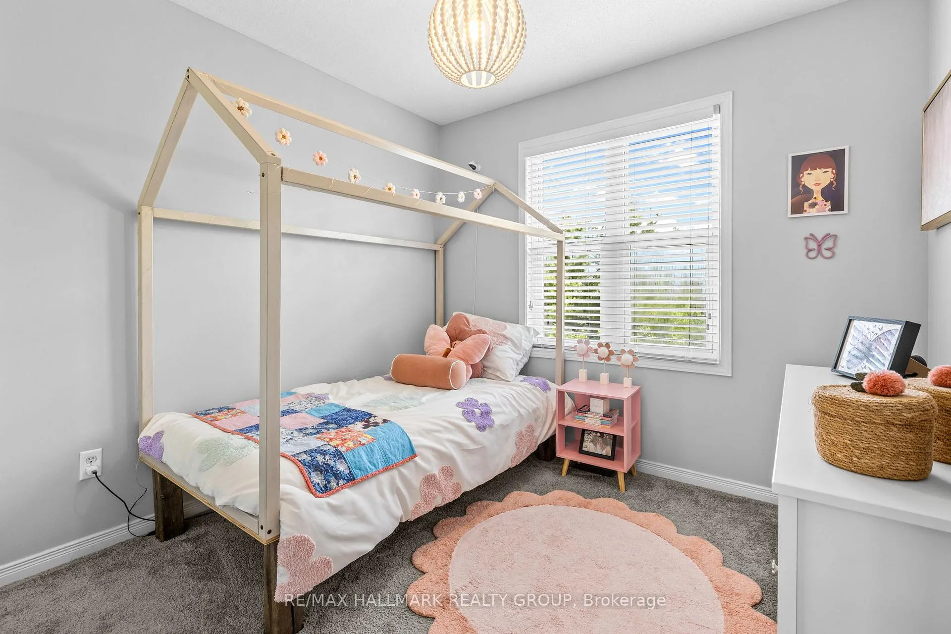 Photo 24 of 125 Arcola Private, Ottawa, Overbrook/Castle Heights — HOMEH