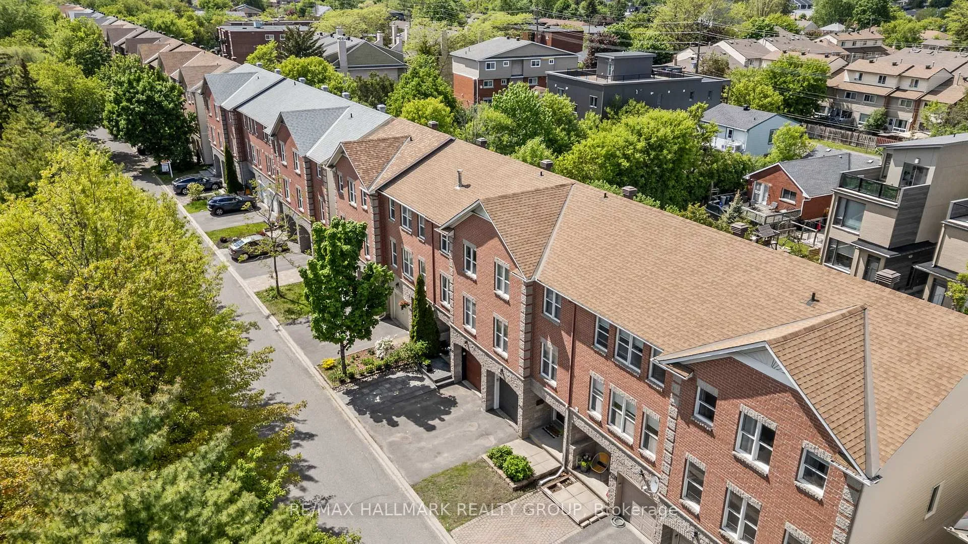 Photo 32 of 125 Arcola Private, Ottawa, Overbrook/Castle Heights — HOMEH