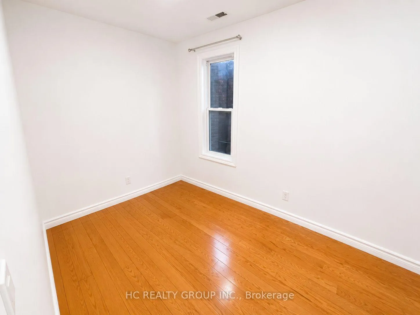 Photo 3 of 653 Bathurst Street, Toronto, University — HOMEH