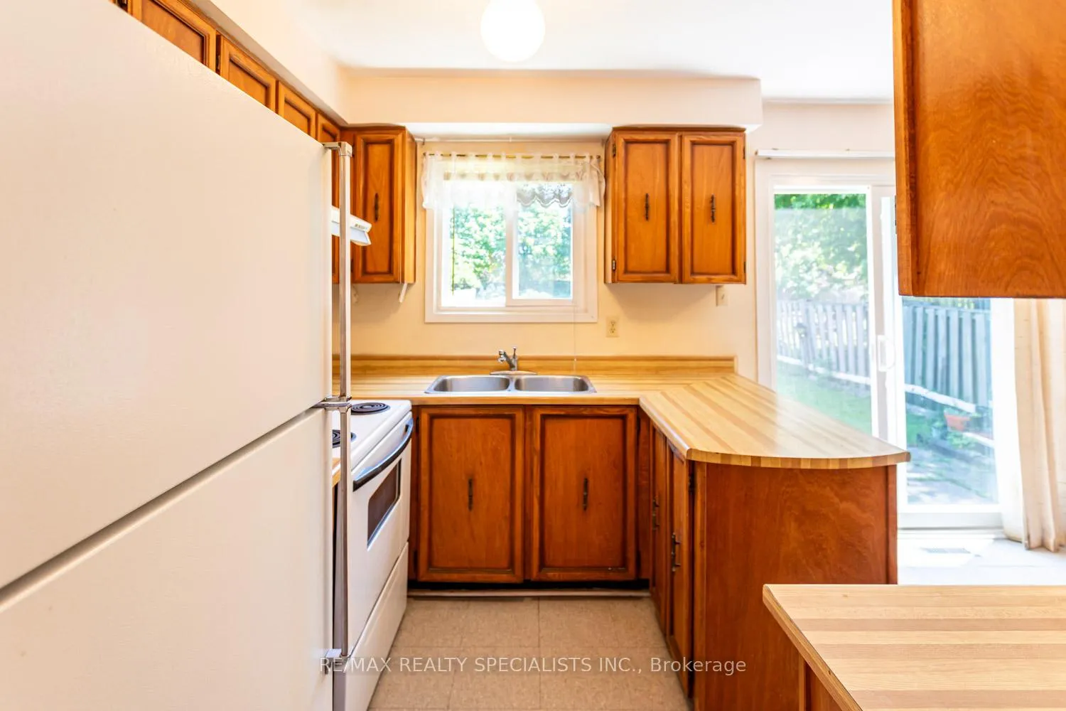 Photo 13 of 840 Messenger Meadow Drive, Mississauga, Creditview — HOMEH