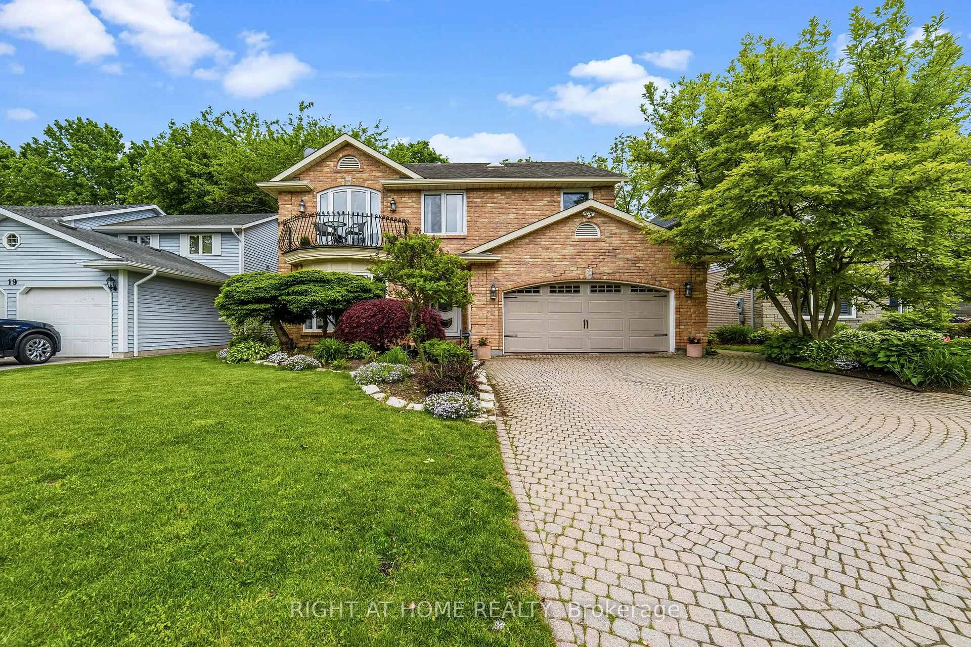 Front of 21 Francis Creek Boulevard