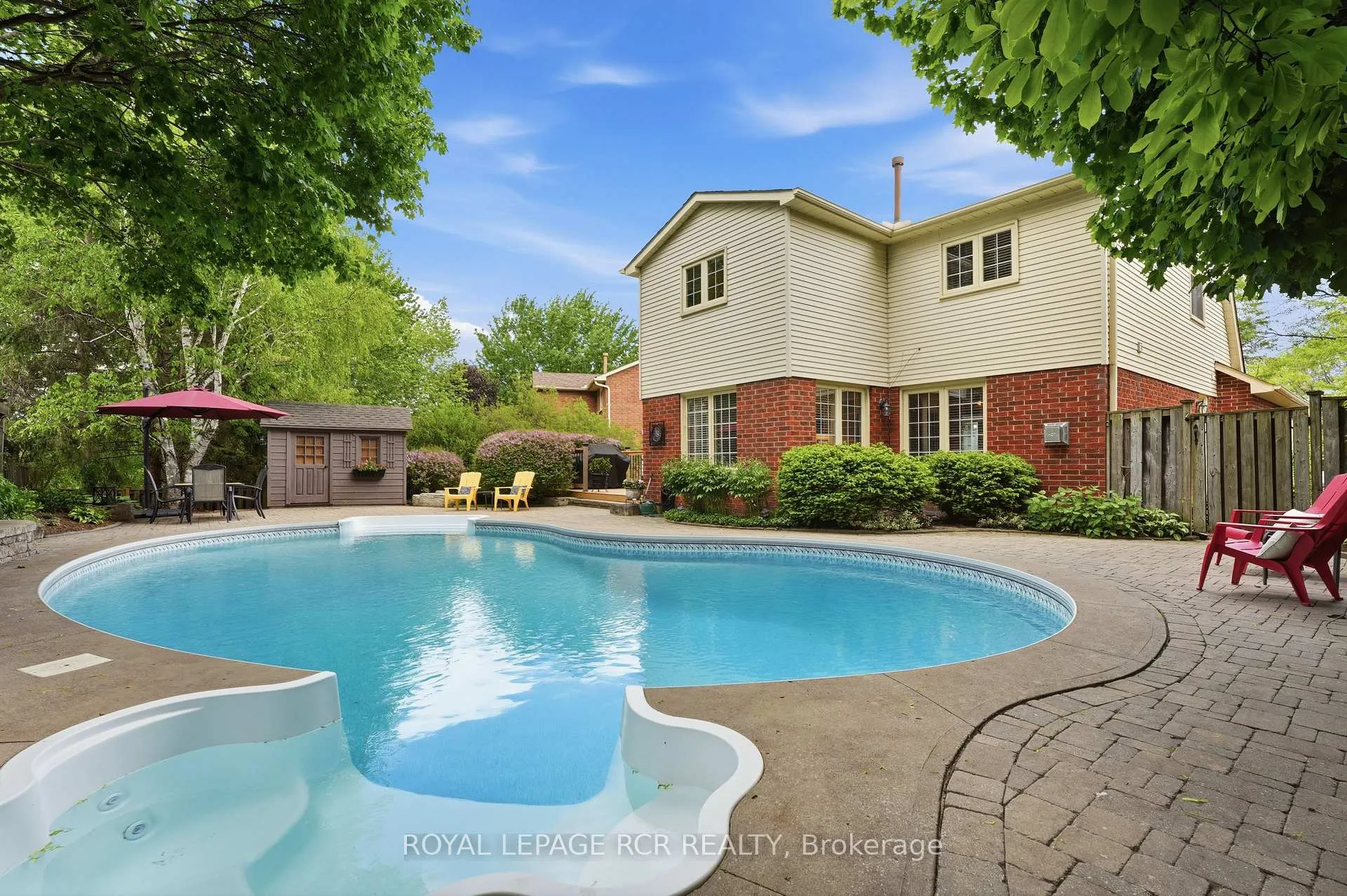 Photo 2 of 40 Moffat Crescent, Aurora, Aurora Heights — HOMEH