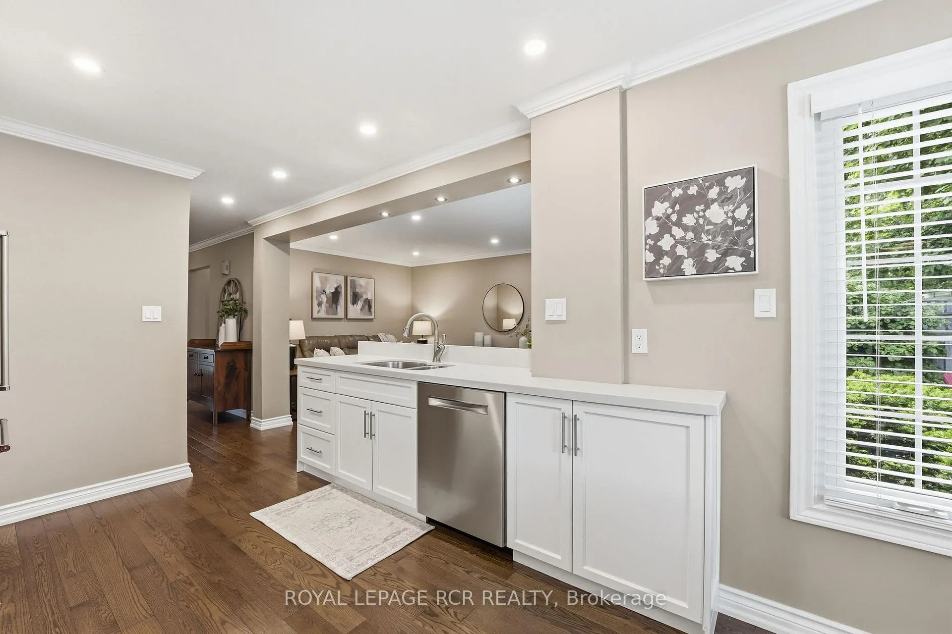 Photo 9 of 40 Moffat Crescent, Aurora, Aurora Heights — HOMEH