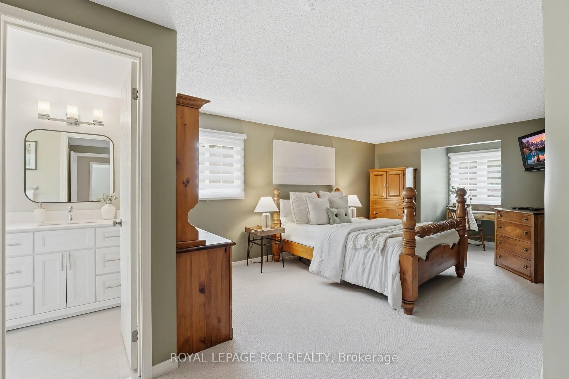 Photo 21 of 40 Moffat Crescent, Aurora, Aurora Heights — HOMEH
