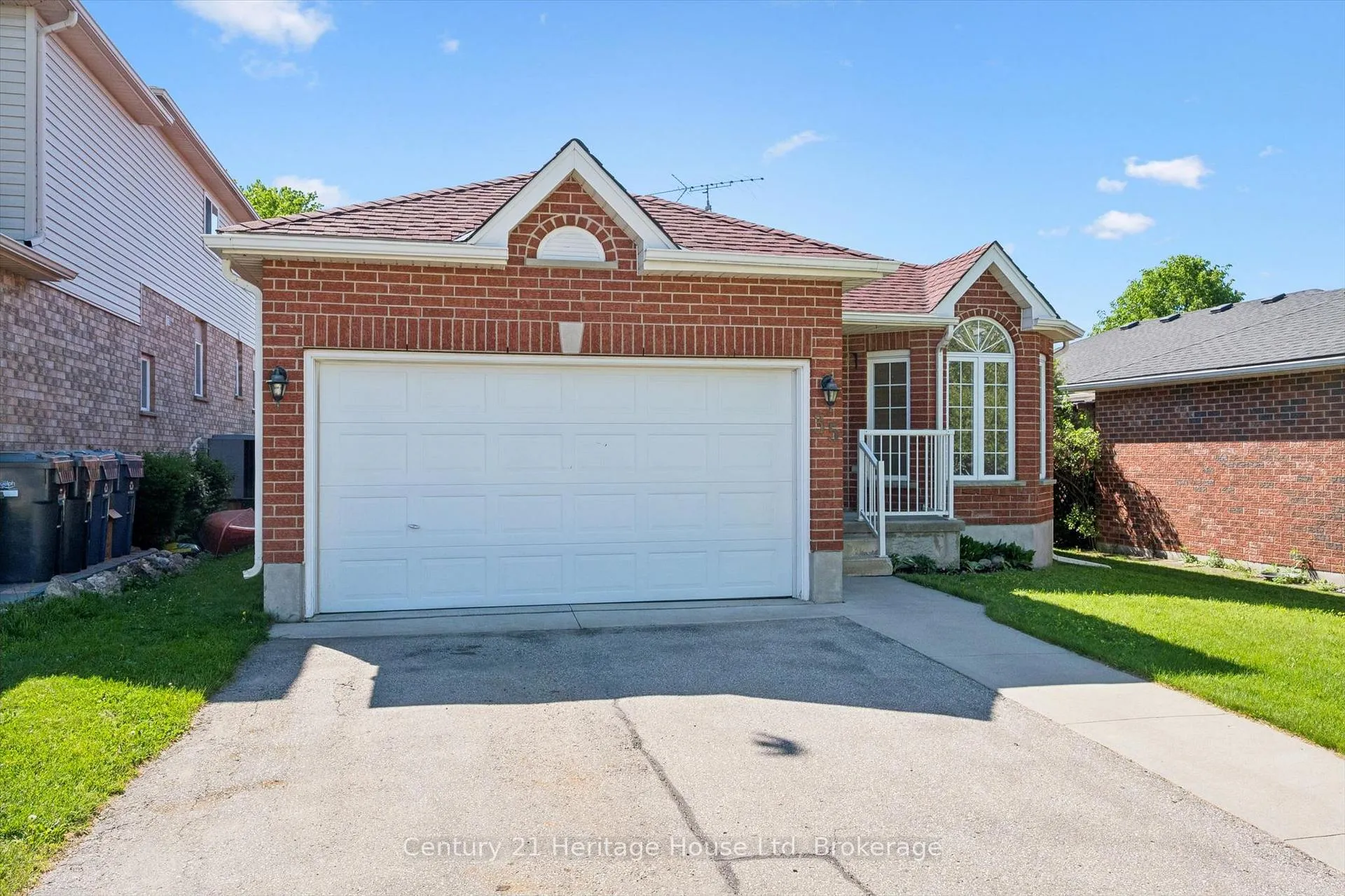 Photo 3 of 35 Shackleton Drive, Guelph, Grange Road — HOMEH