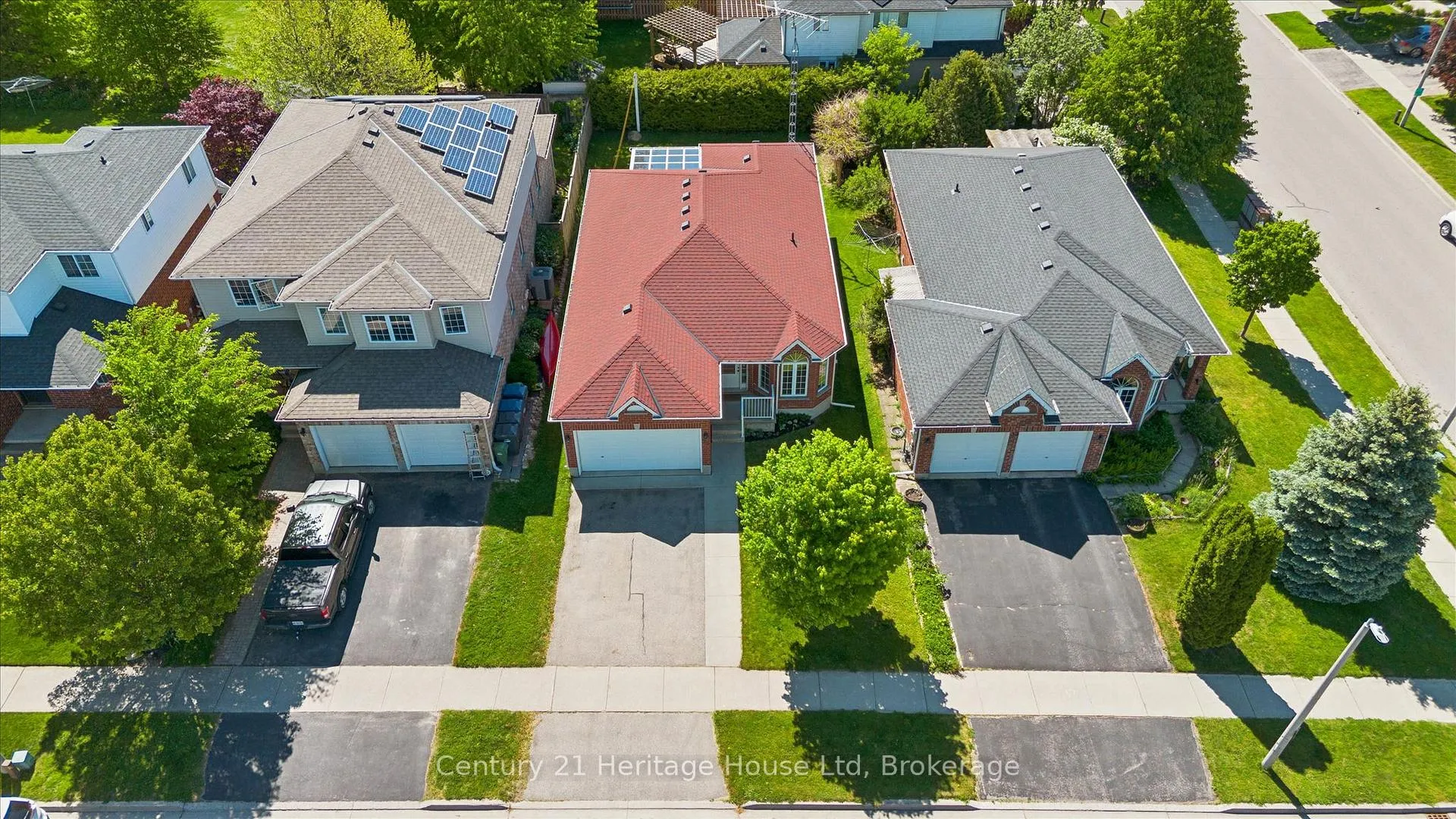 Photo 4 of 35 Shackleton Drive, Guelph, Grange Road — HOMEH