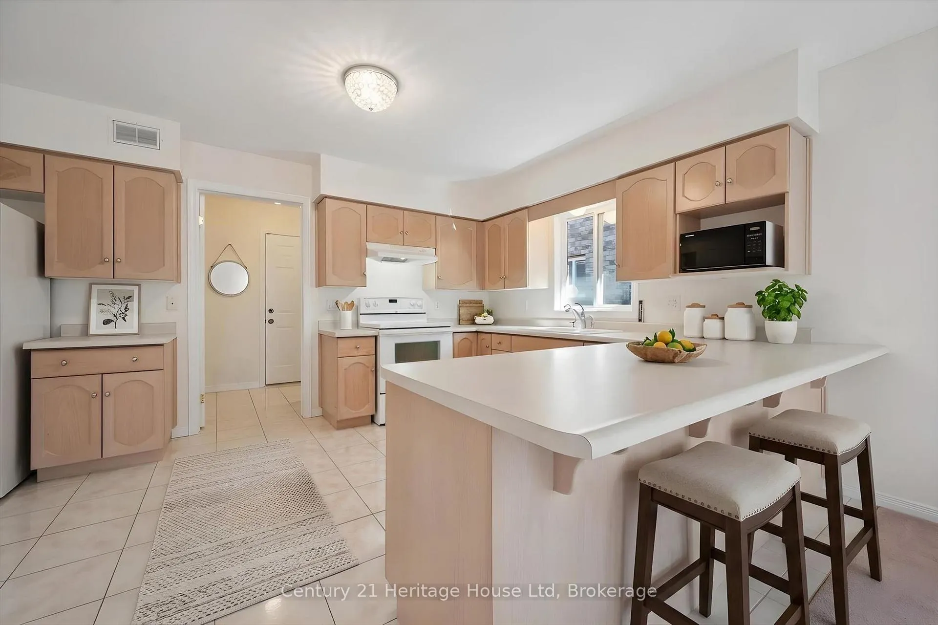 Photo 11 of 35 Shackleton Drive, Guelph, Grange Road — HOMEH