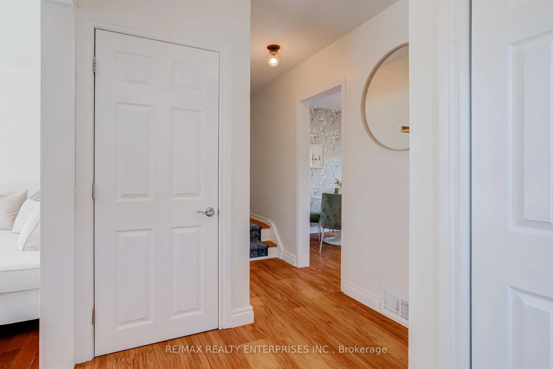Photo 6 of 2347 Brookhurst Road, Mississauga, Clarkson — HOMEH