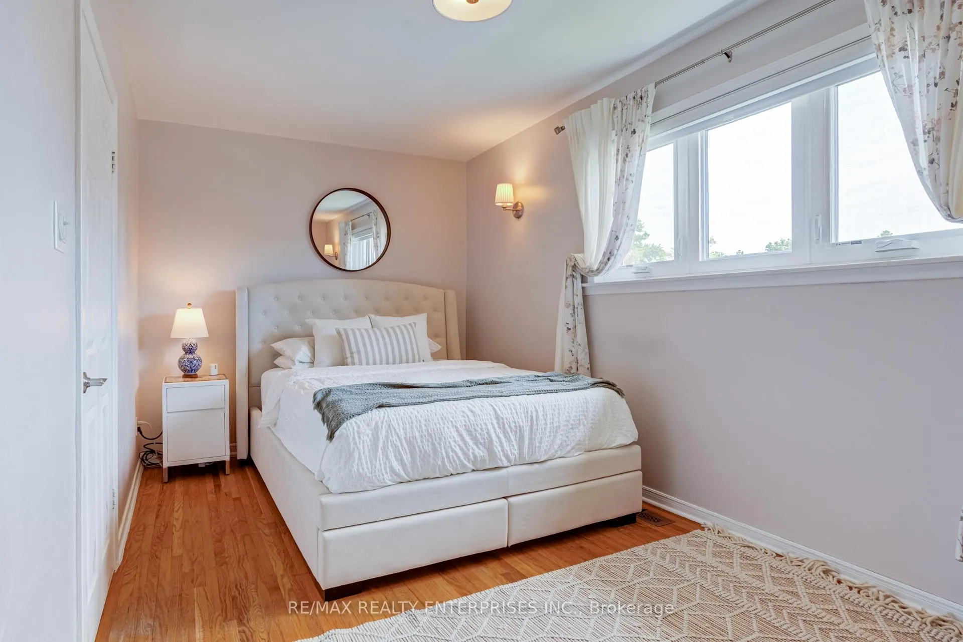 Photo 13 of 2347 Brookhurst Road, Mississauga, Clarkson — HOMEH