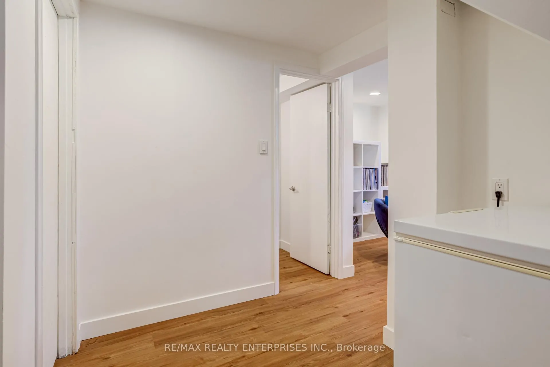 Photo 18 of 2347 Brookhurst Road, Mississauga, Clarkson — HOMEH