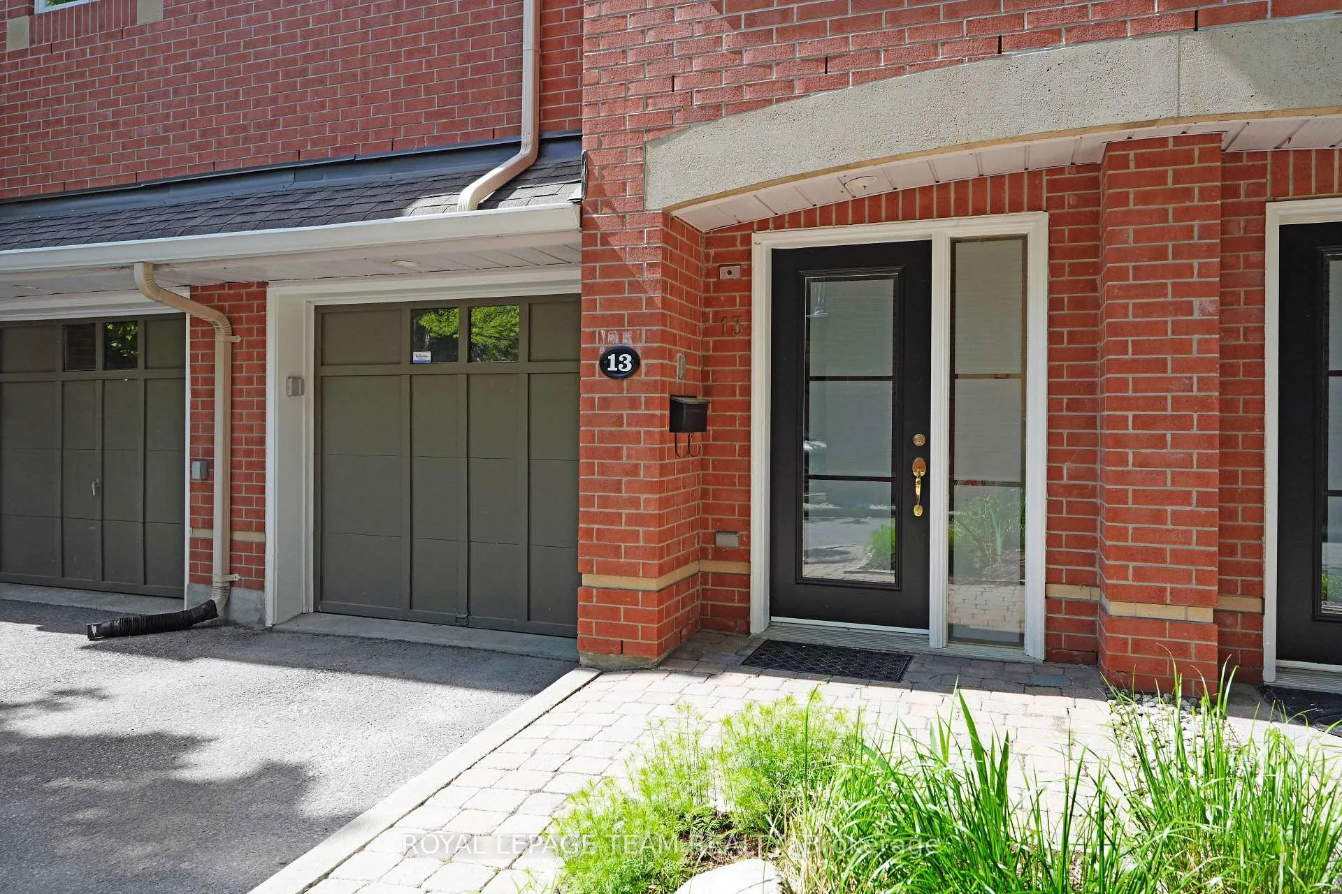 Photo 2 of 13 Oak Park Private, Ottawa, Westboro North — HOMEH
