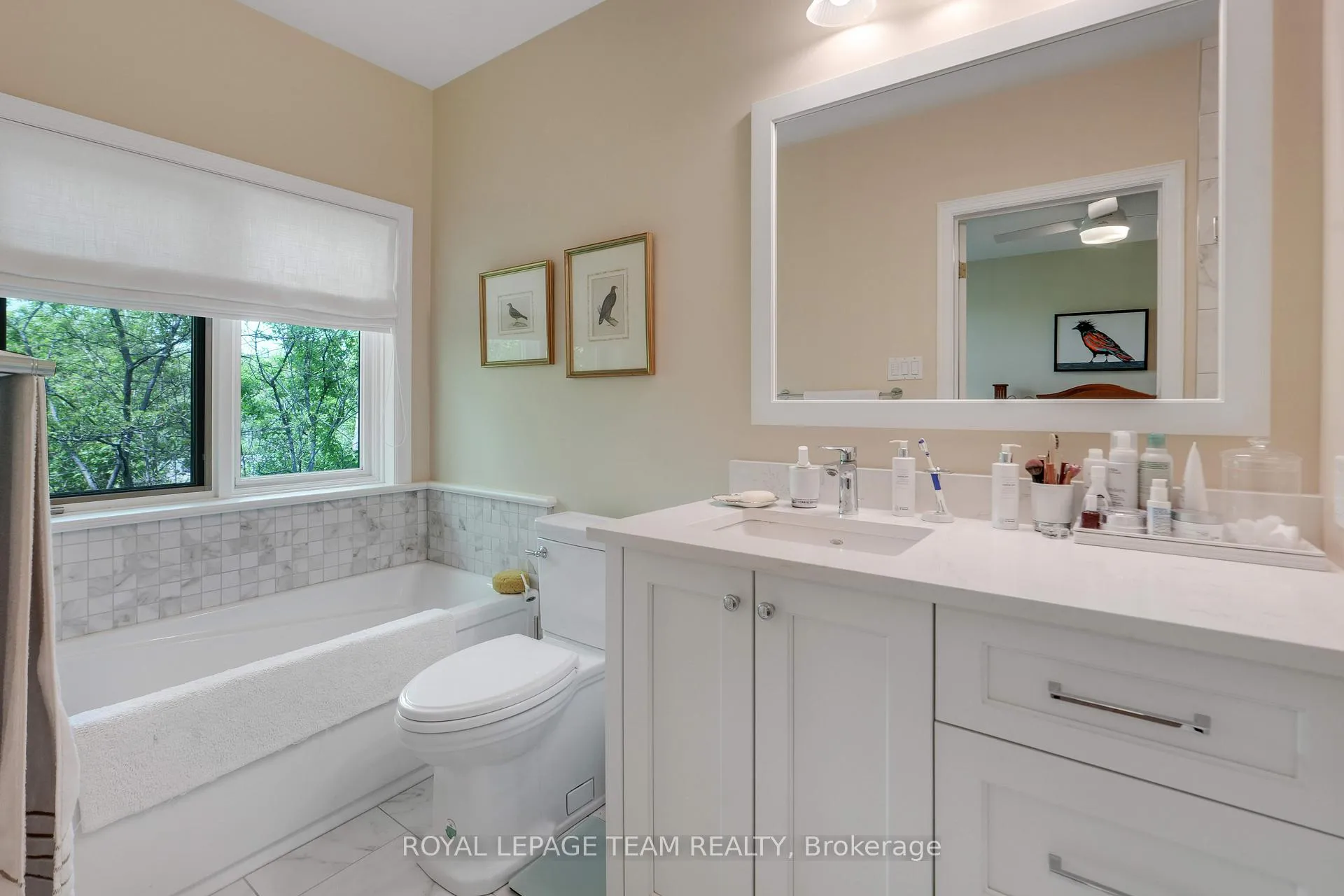 Photo 23 of 13 Oak Park Private, Ottawa, Westboro North — HOMEH