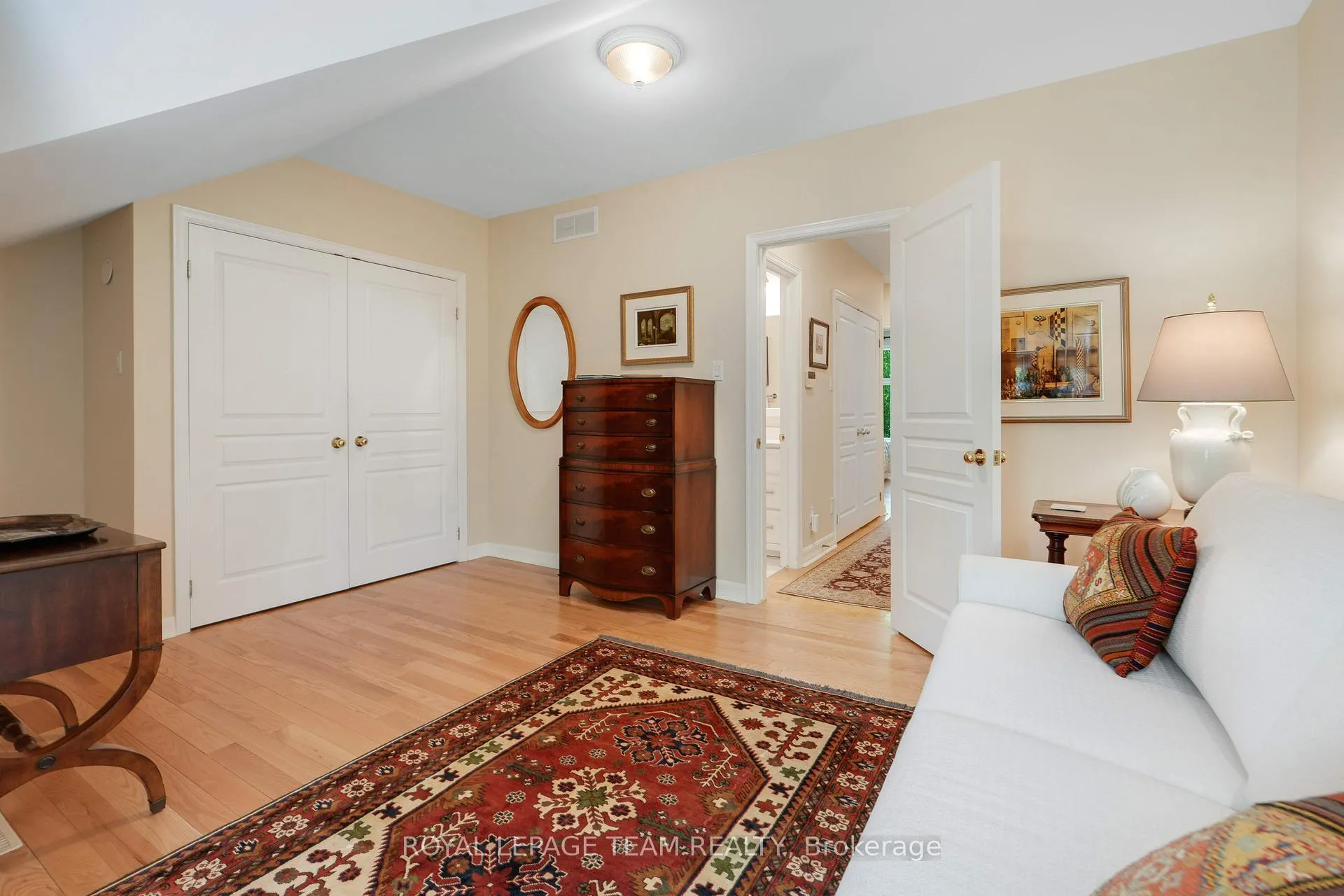 Photo 25 of 13 Oak Park Private, Ottawa, Westboro North — HOMEH