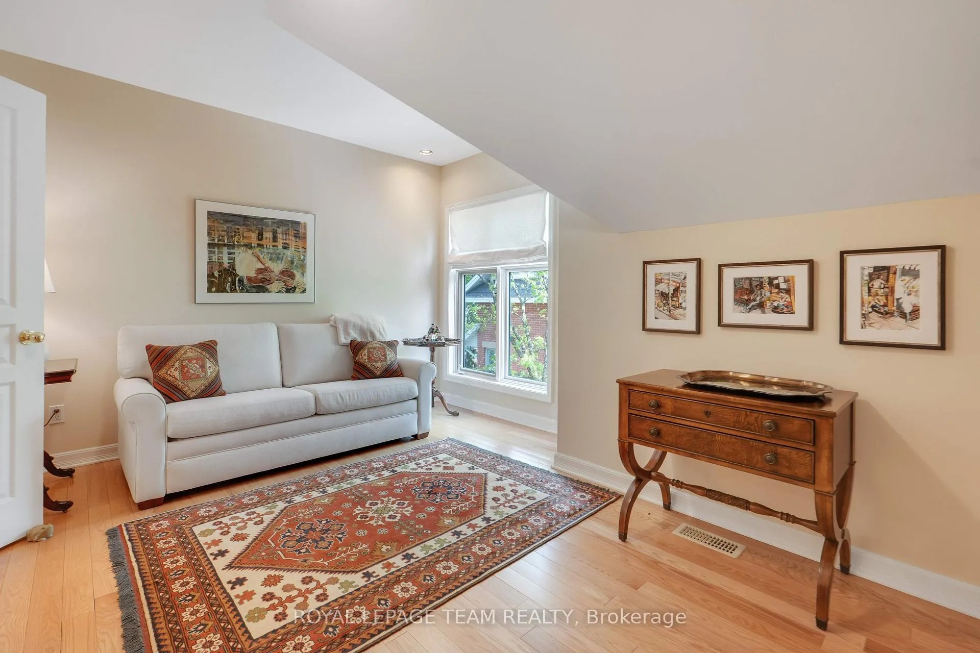 Photo 26 of 13 Oak Park Private, Ottawa, Westboro North — HOMEH