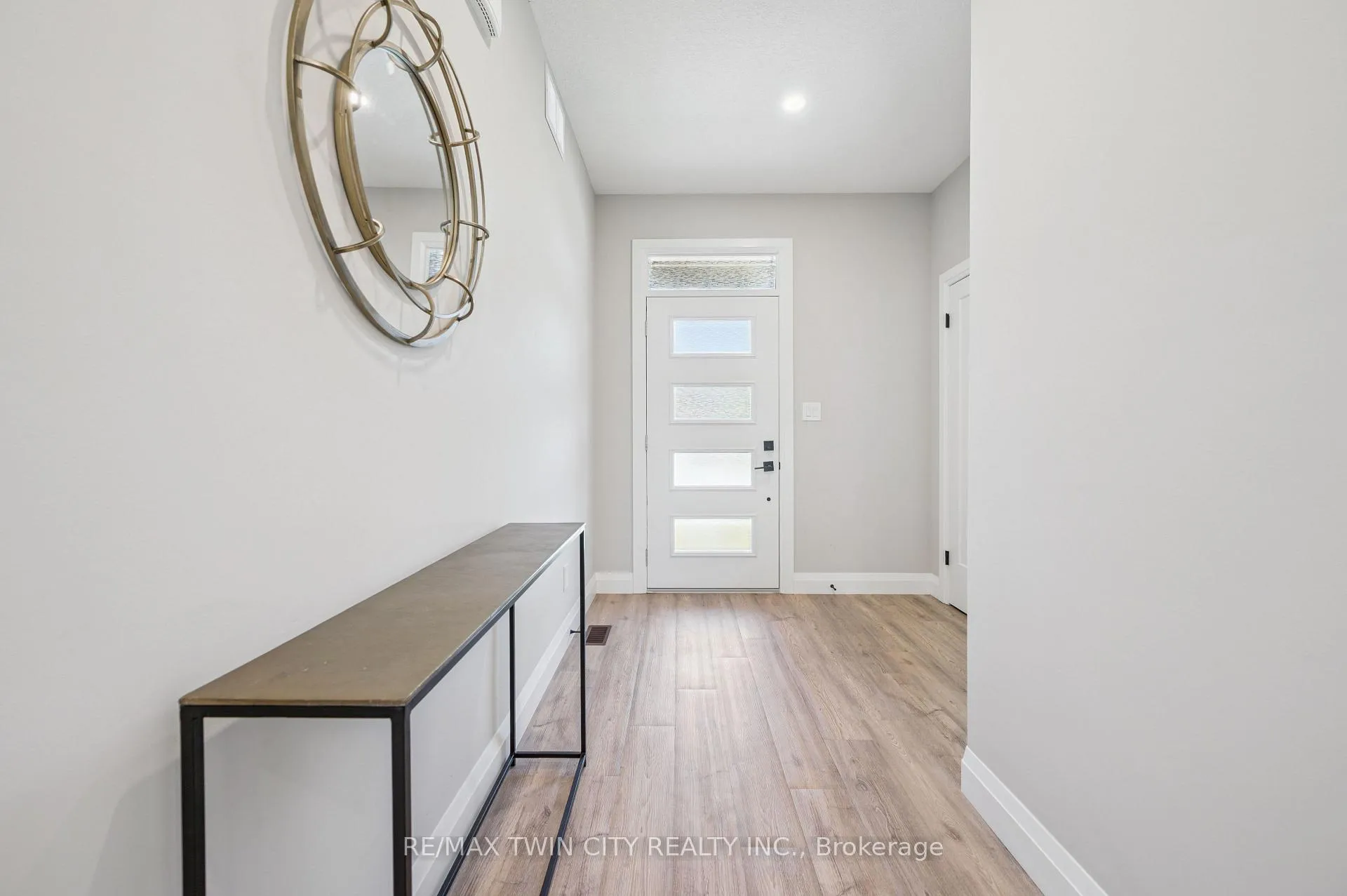 Photo 4 of 207 Timber Trail Road, Wellesley — HOMEH