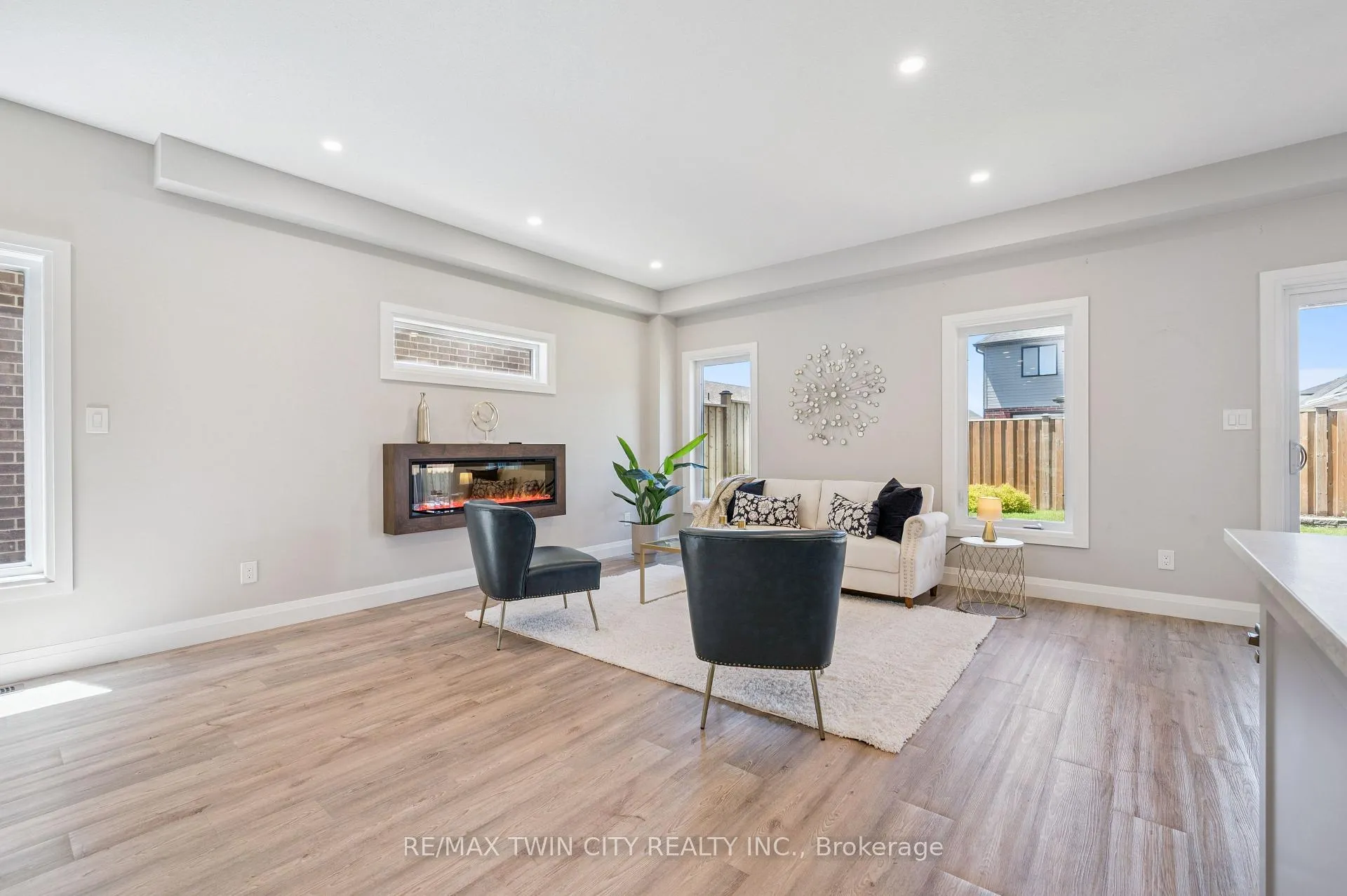 Photo 7 of 207 Timber Trail Road, Wellesley — HOMEH