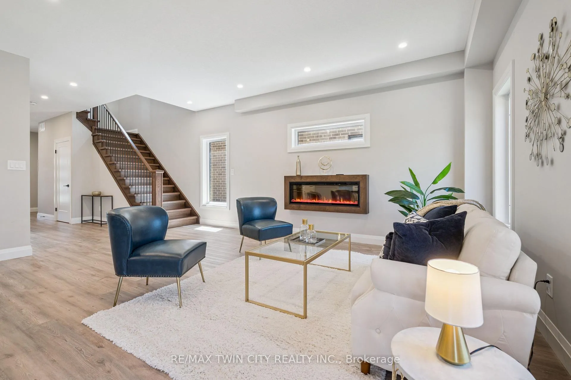 Photo 8 of 207 Timber Trail Road, Wellesley — HOMEH