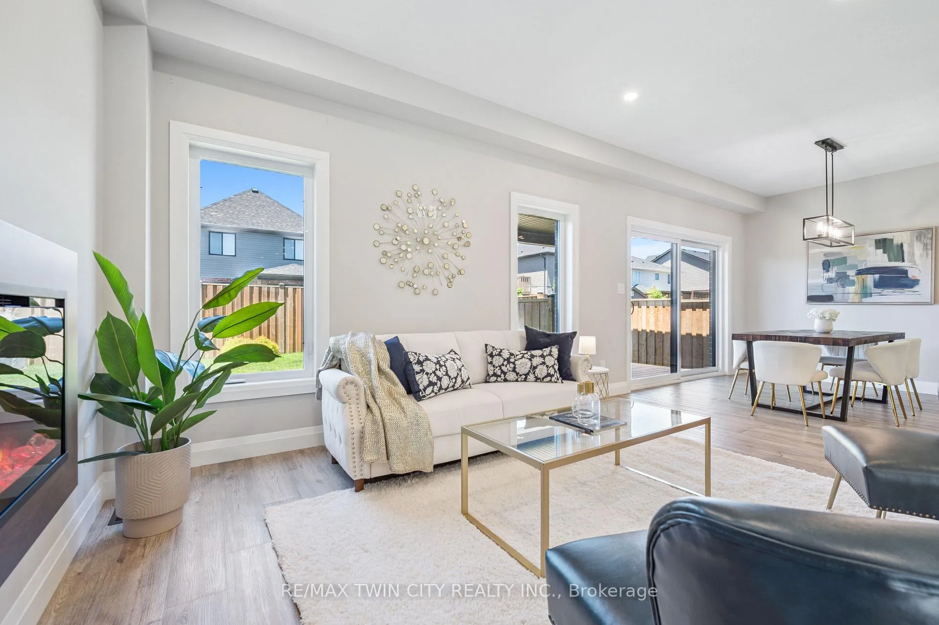 Photo 9 of 207 Timber Trail Road, Wellesley — HOMEH