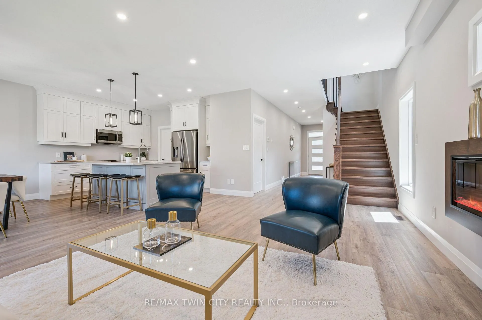 Photo 10 of 207 Timber Trail Road, Wellesley — HOMEH