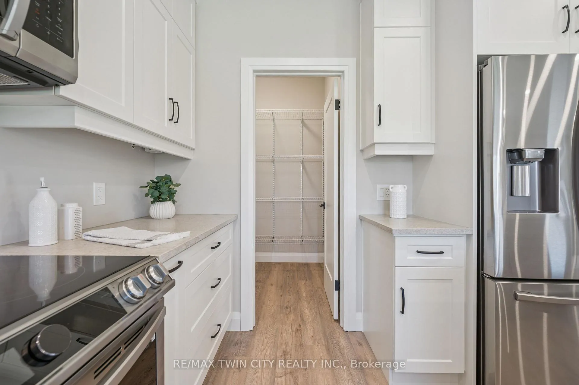 Photo 17 of 207 Timber Trail Road, Wellesley — HOMEH