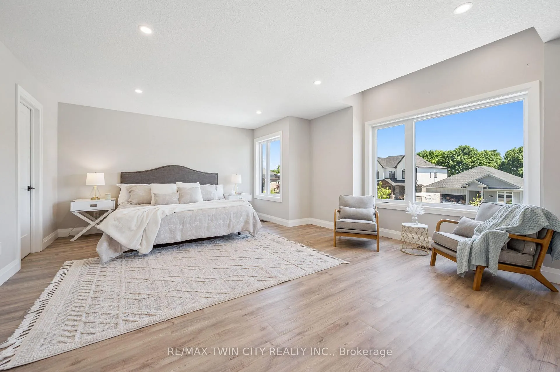 Photo 23 of 207 Timber Trail Road, Wellesley — HOMEH