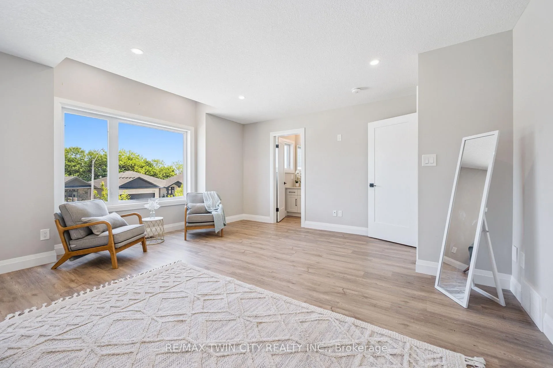 Photo 26 of 207 Timber Trail Road, Wellesley — HOMEH