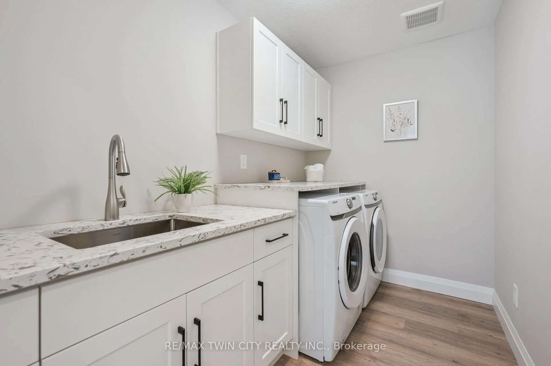 Photo 28 of 207 Timber Trail Road, Wellesley — HOMEH