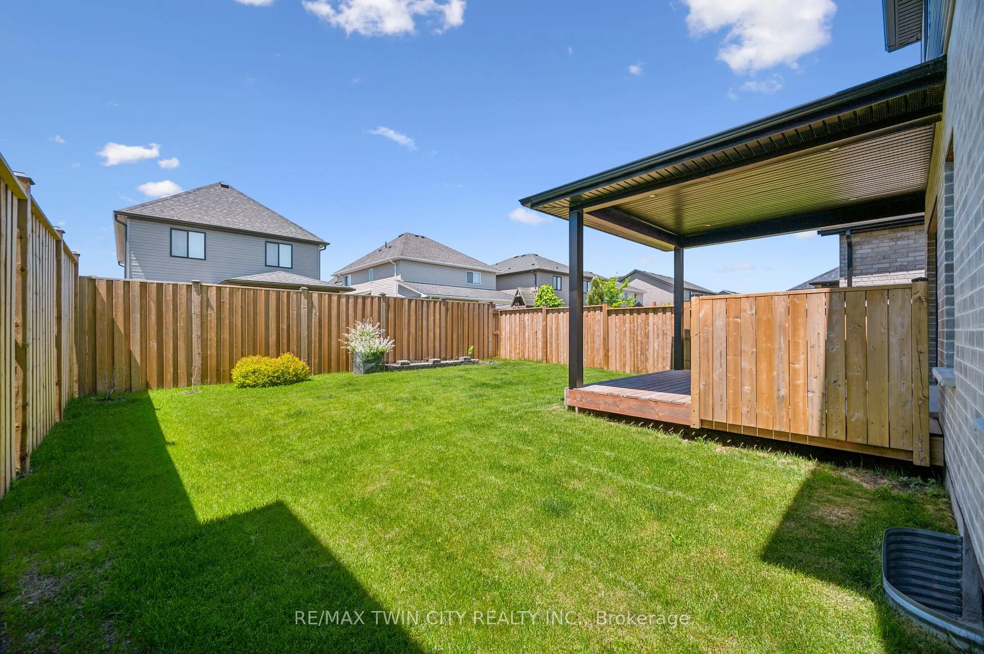 Photo 33 of 207 Timber Trail Road, Wellesley — HOMEH
