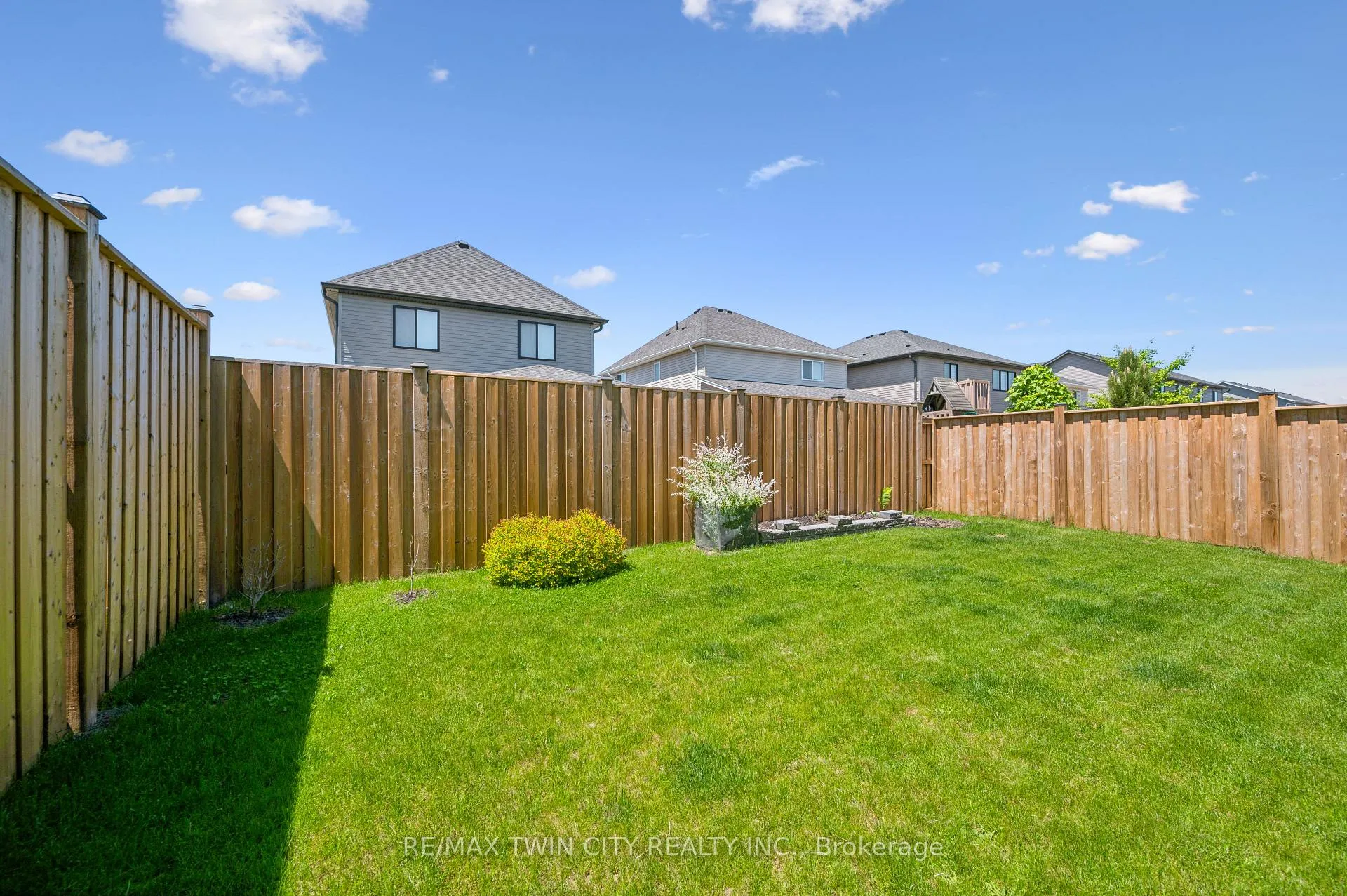Photo 36 of 207 Timber Trail Road, Wellesley — HOMEH