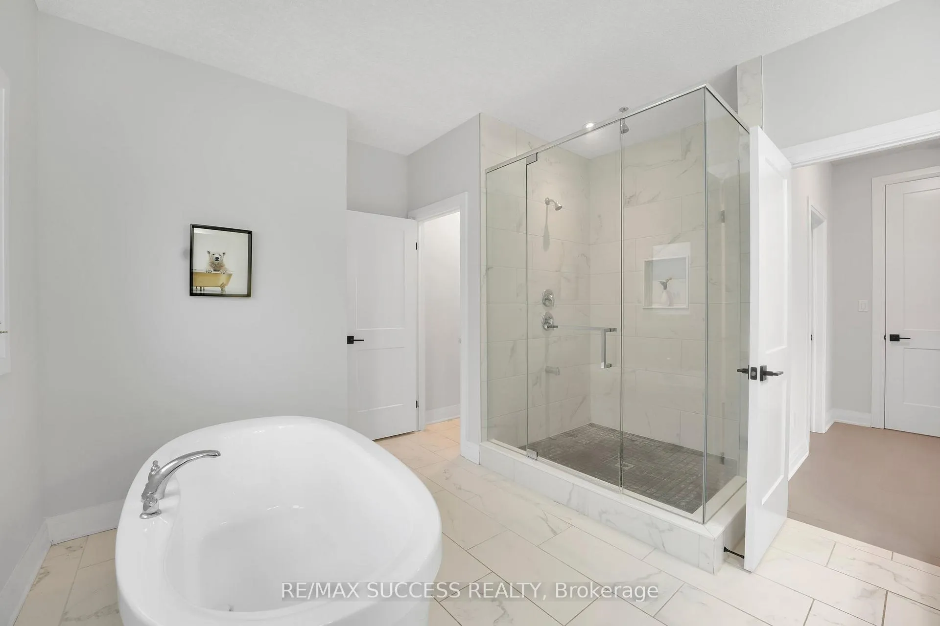 Photo 24 of 554 Bridgemill Crescent E, Kitchener, Grand River South — HOMEH