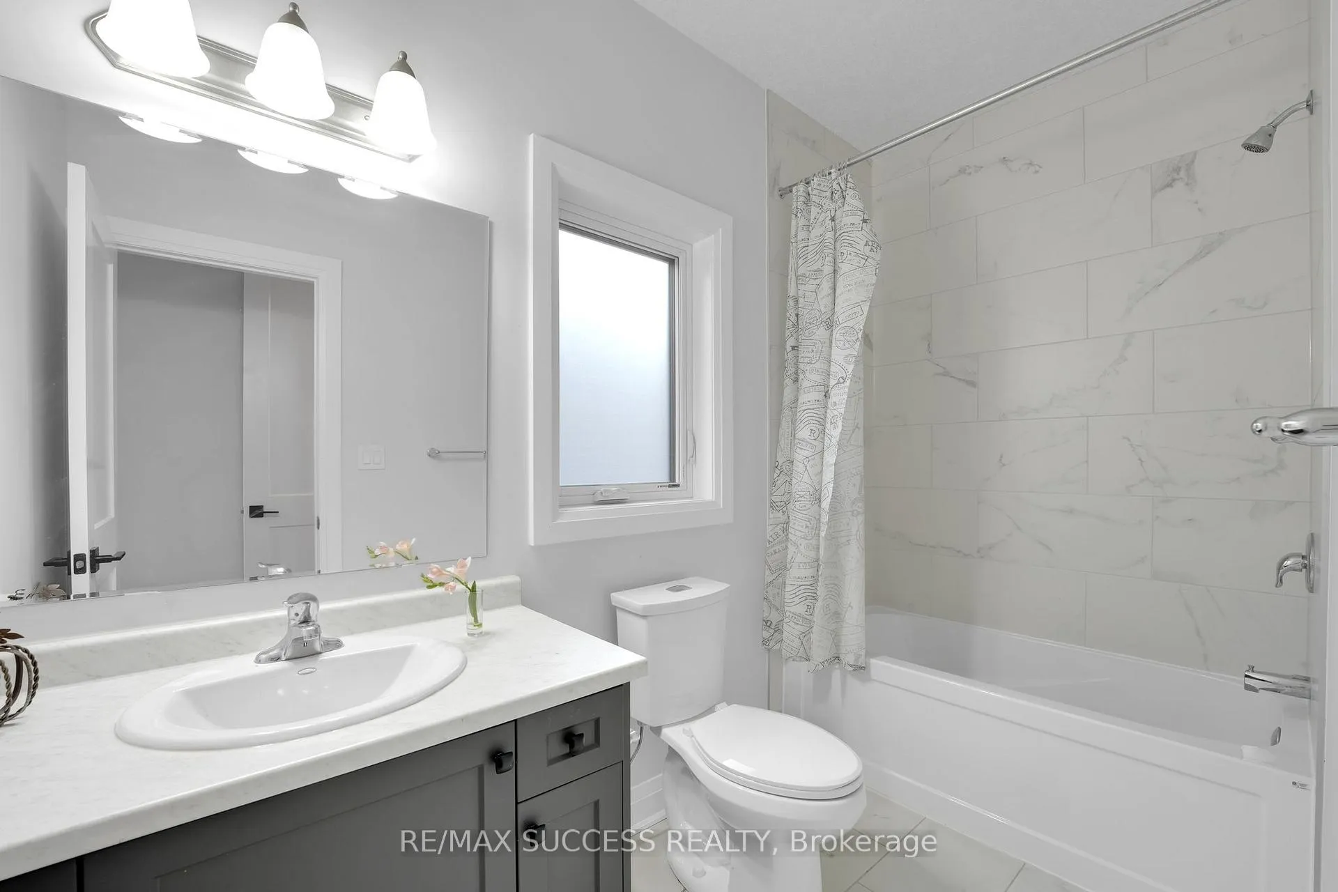 Photo 29 of 554 Bridgemill Crescent E, Kitchener, Grand River South — HOMEH