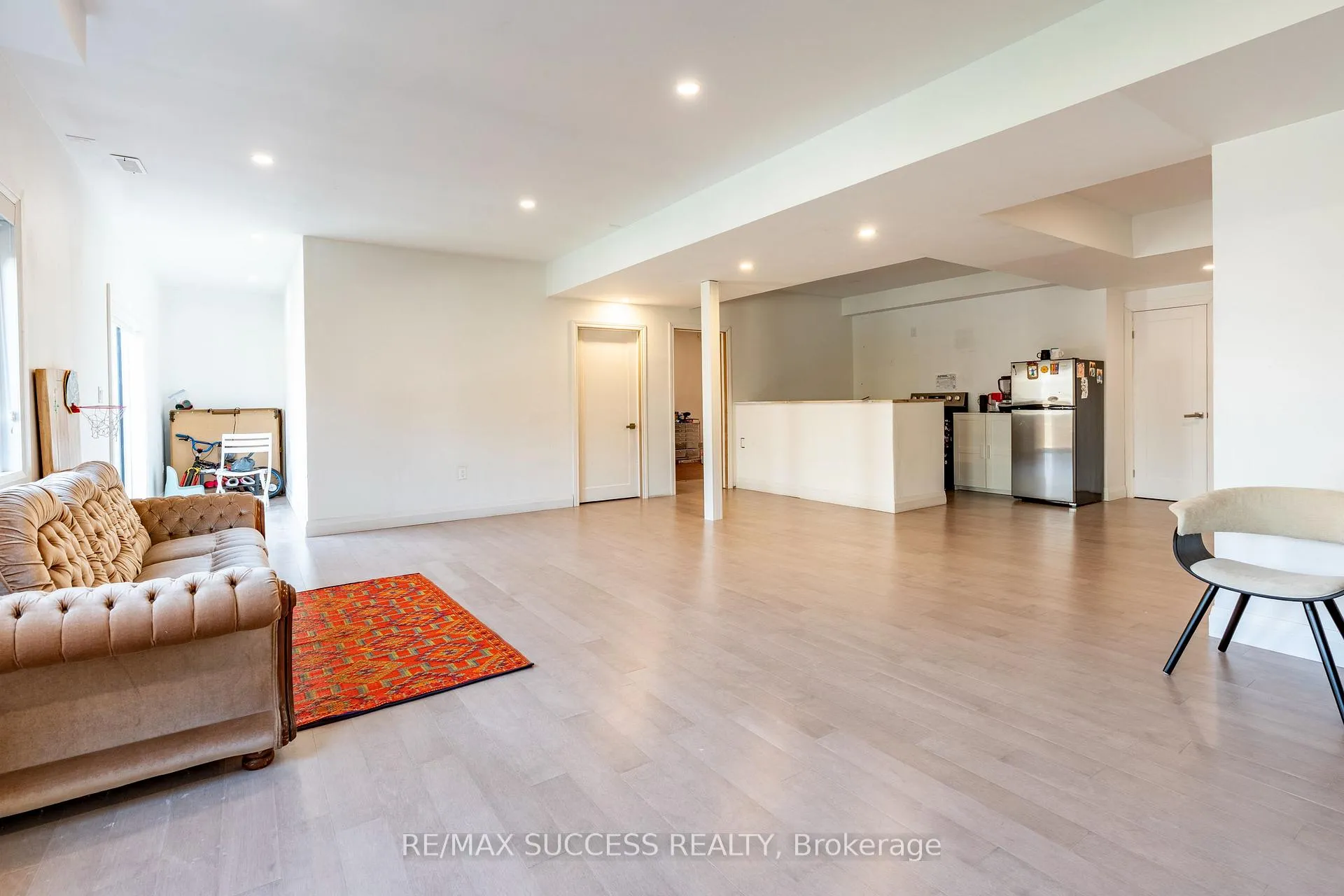 Photo 37 of 554 Bridgemill Crescent E, Kitchener, Grand River South — HOMEH