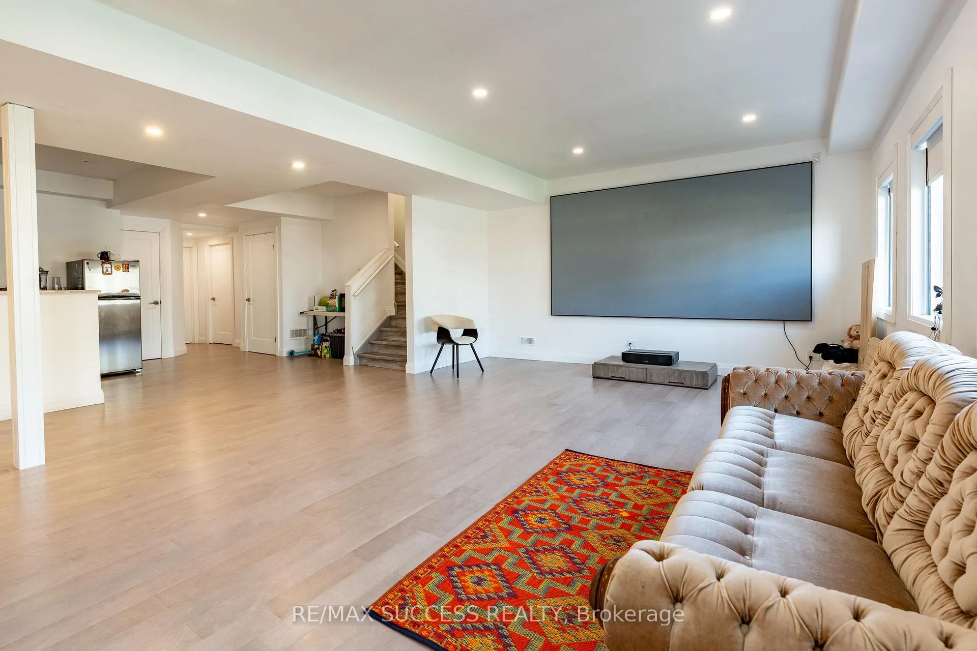 Photo 41 of 554 Bridgemill Crescent E, Kitchener, Grand River South — HOMEH