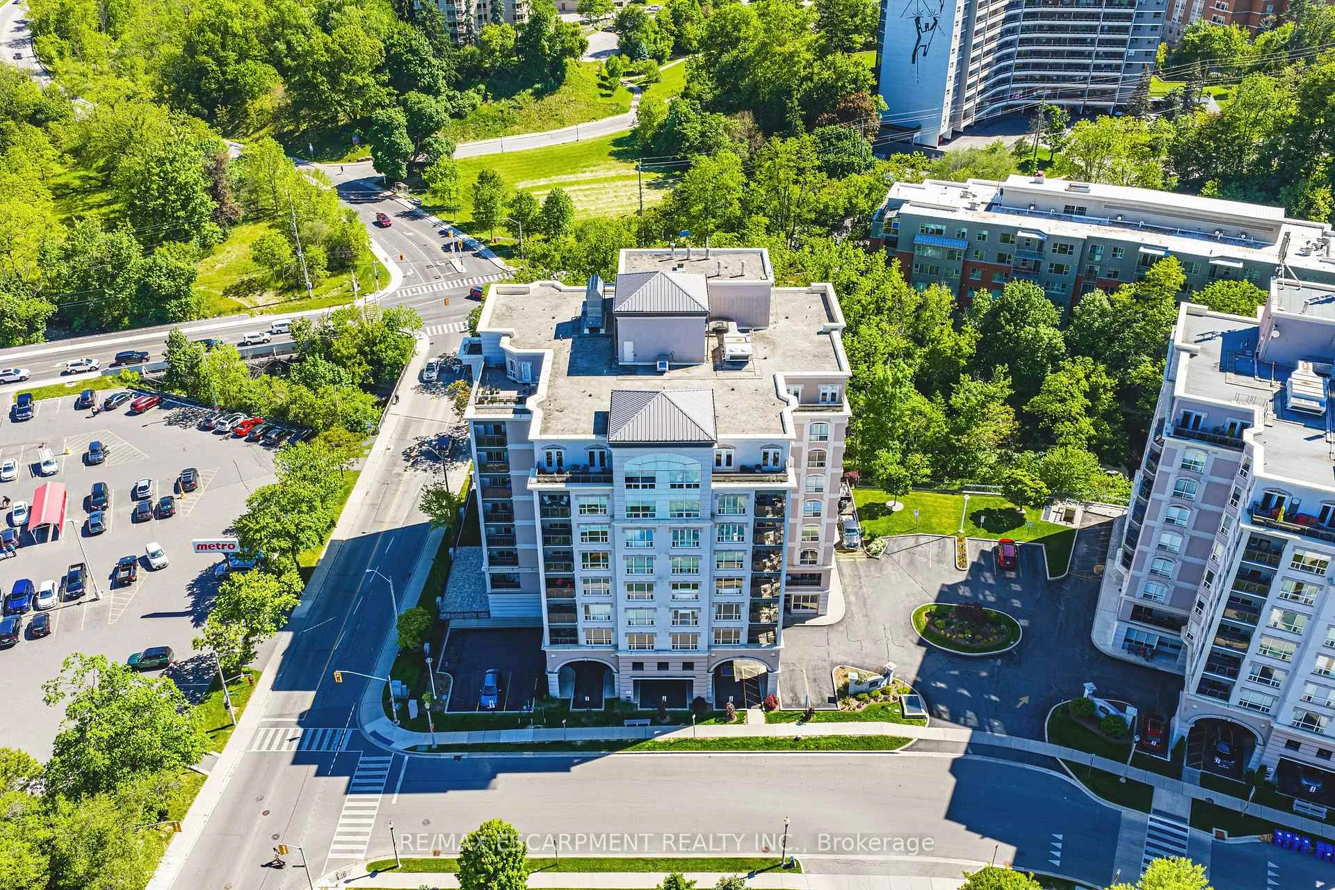 Photo 2 of Unit 204, 1000 Creekside Drive, Hamilton, Dundas — HOMEH