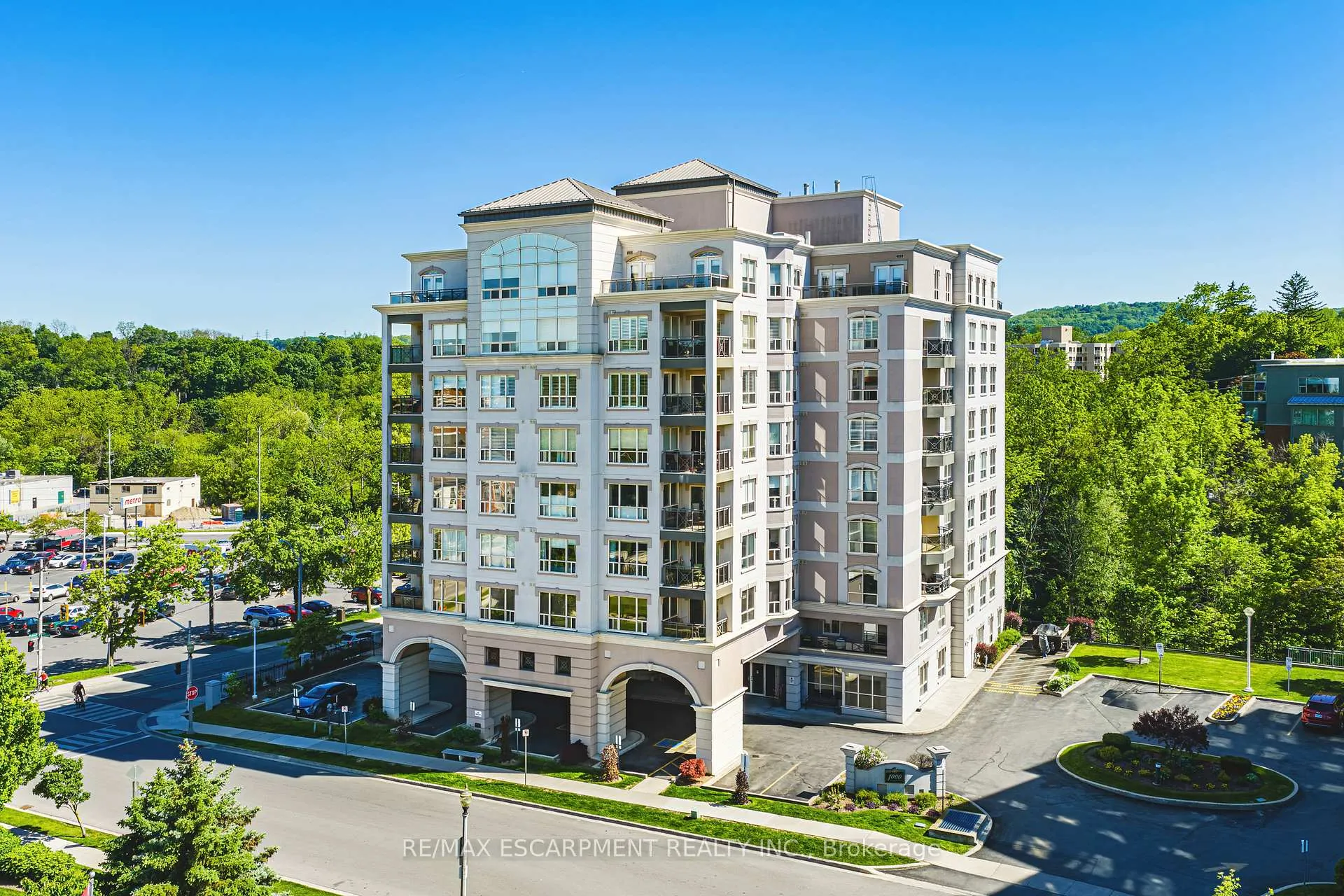 Photo 3 of Unit 204, 1000 Creekside Drive, Hamilton, Dundas — HOMEH